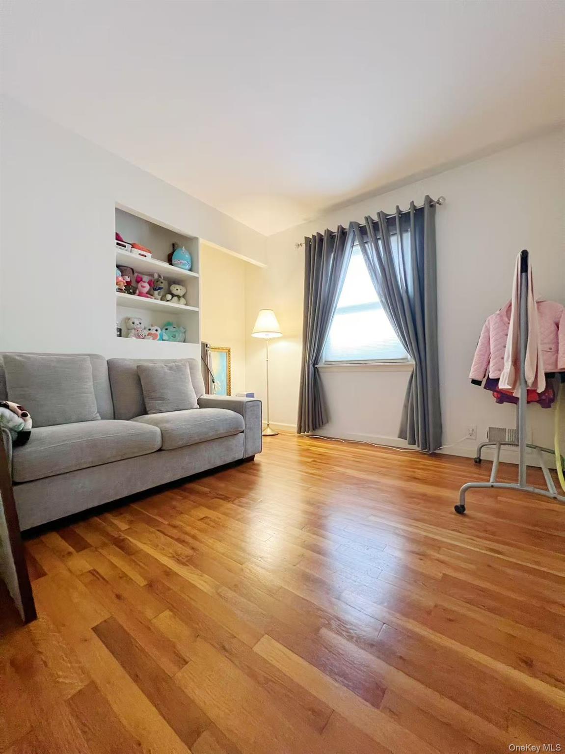 #4 photo, 260-01 57th Avenue, 皇后區 Little Neck , NY 11362