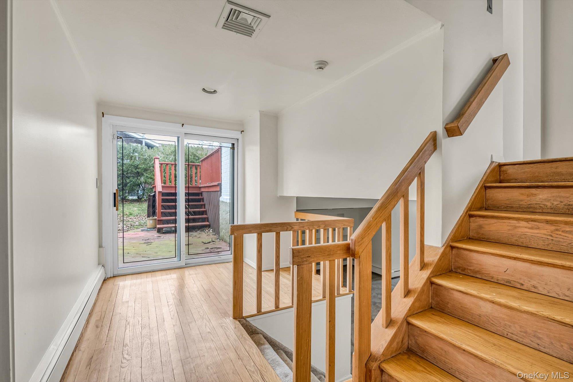 #10 photo, 16 Middle Lane, מחוז נסאו Jericho , NY 11753