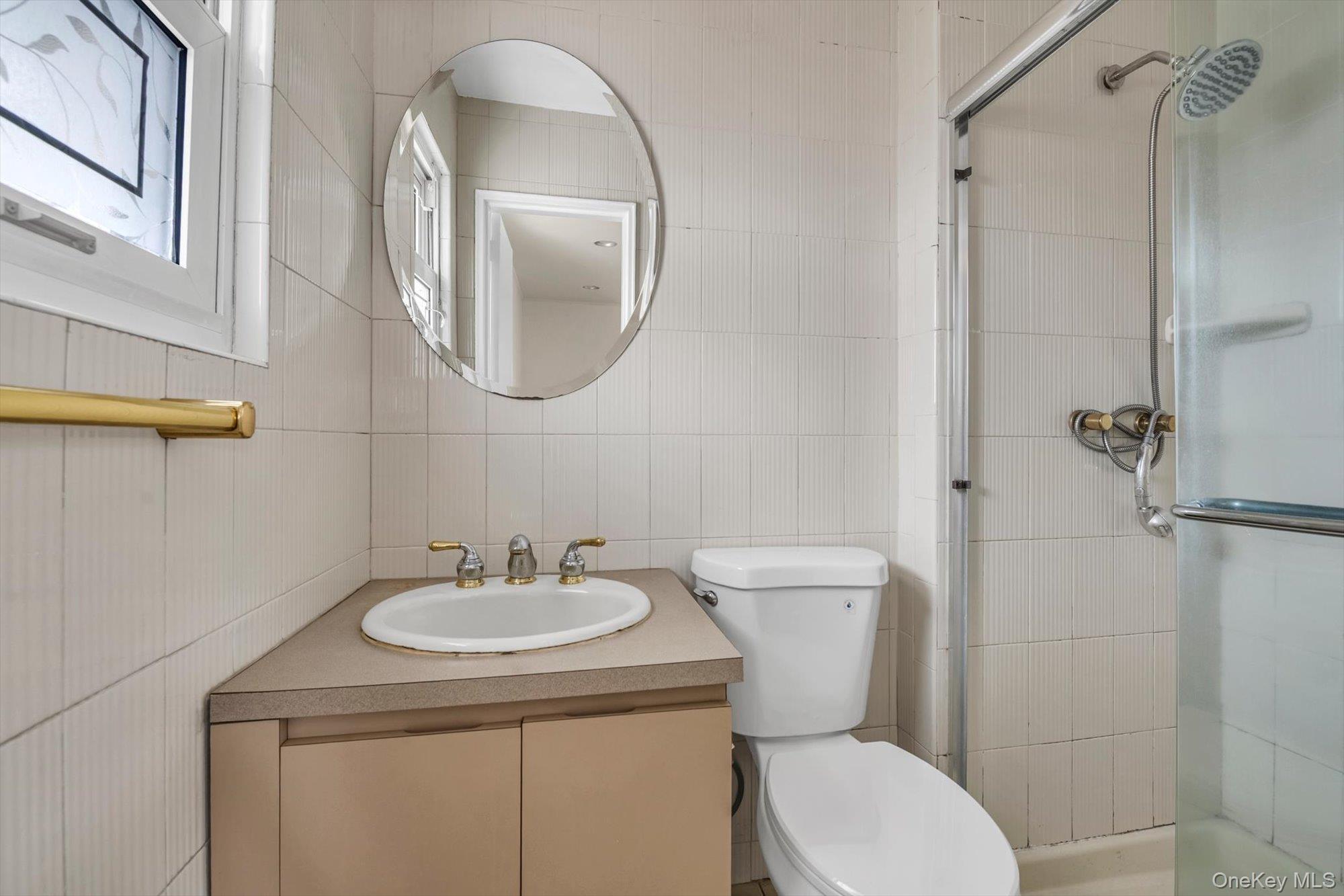 #12 photo, 16 Middle Lane, מחוז נסאו Jericho , NY 11753