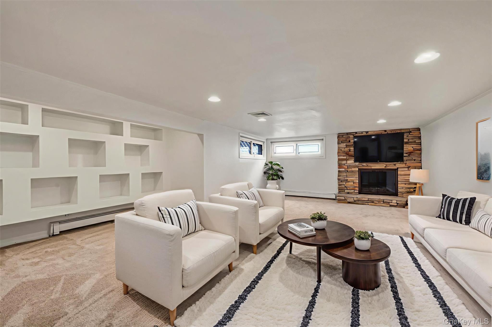 #13 photo, 16 Middle Lane, מחוז נסאו Jericho , NY 11753