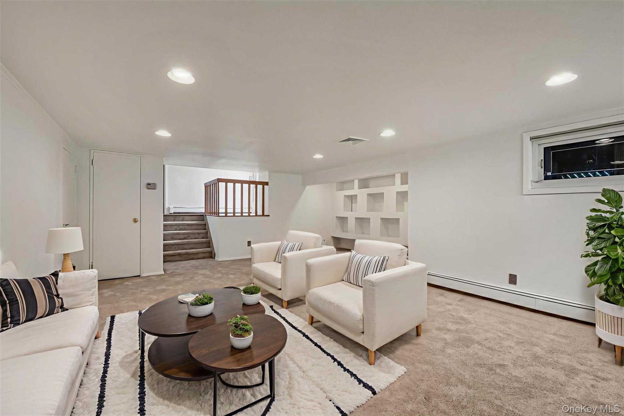 #14 photo, 16 Middle Lane, מחוז נסאו Jericho , NY 11753