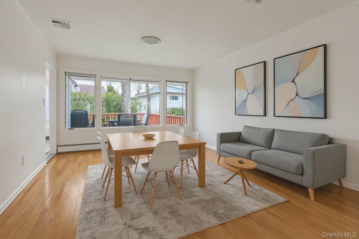 #4 photo, 16 Middle Lane, מחוז נסאו Jericho , NY 11753