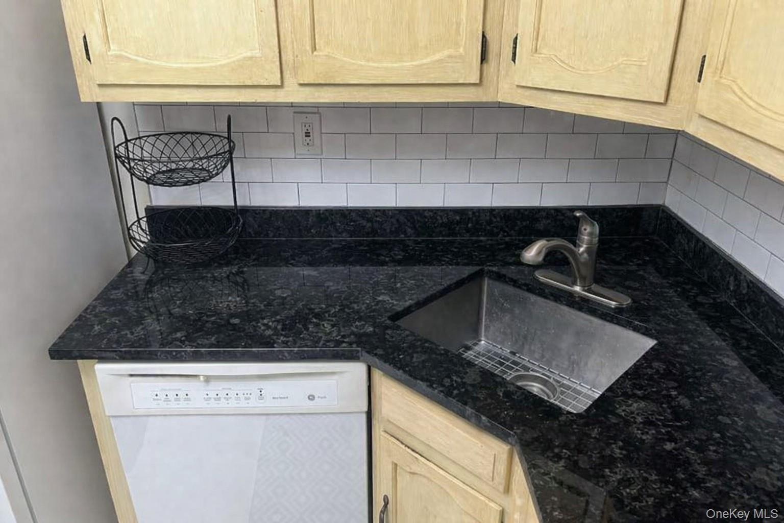 #6 photo, 395 Woodbridge Drive, Ridge , NY 11961