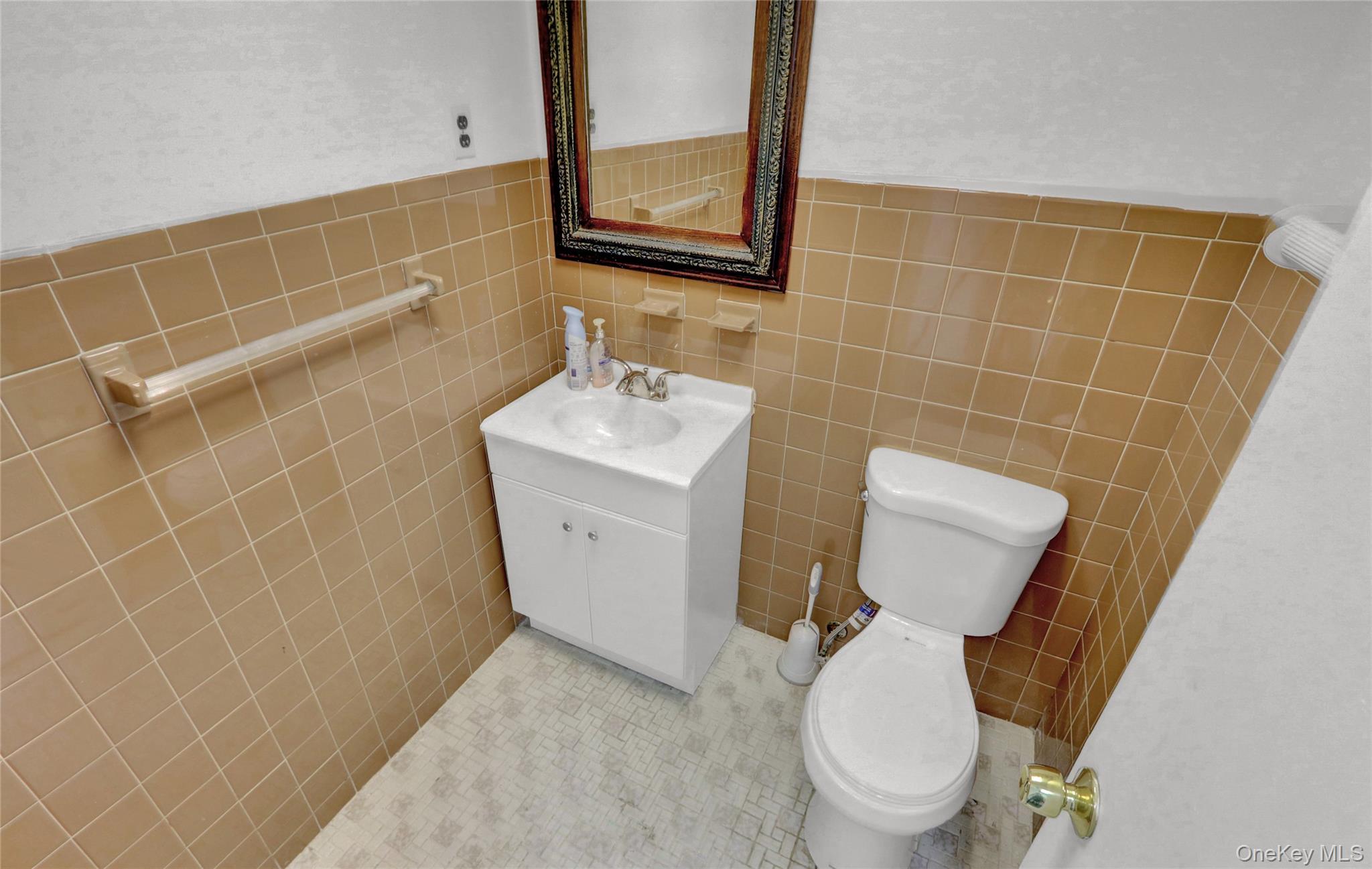 #13 photo, 1438 Wantagh Avenue, ناسو Wantagh , NY 11793