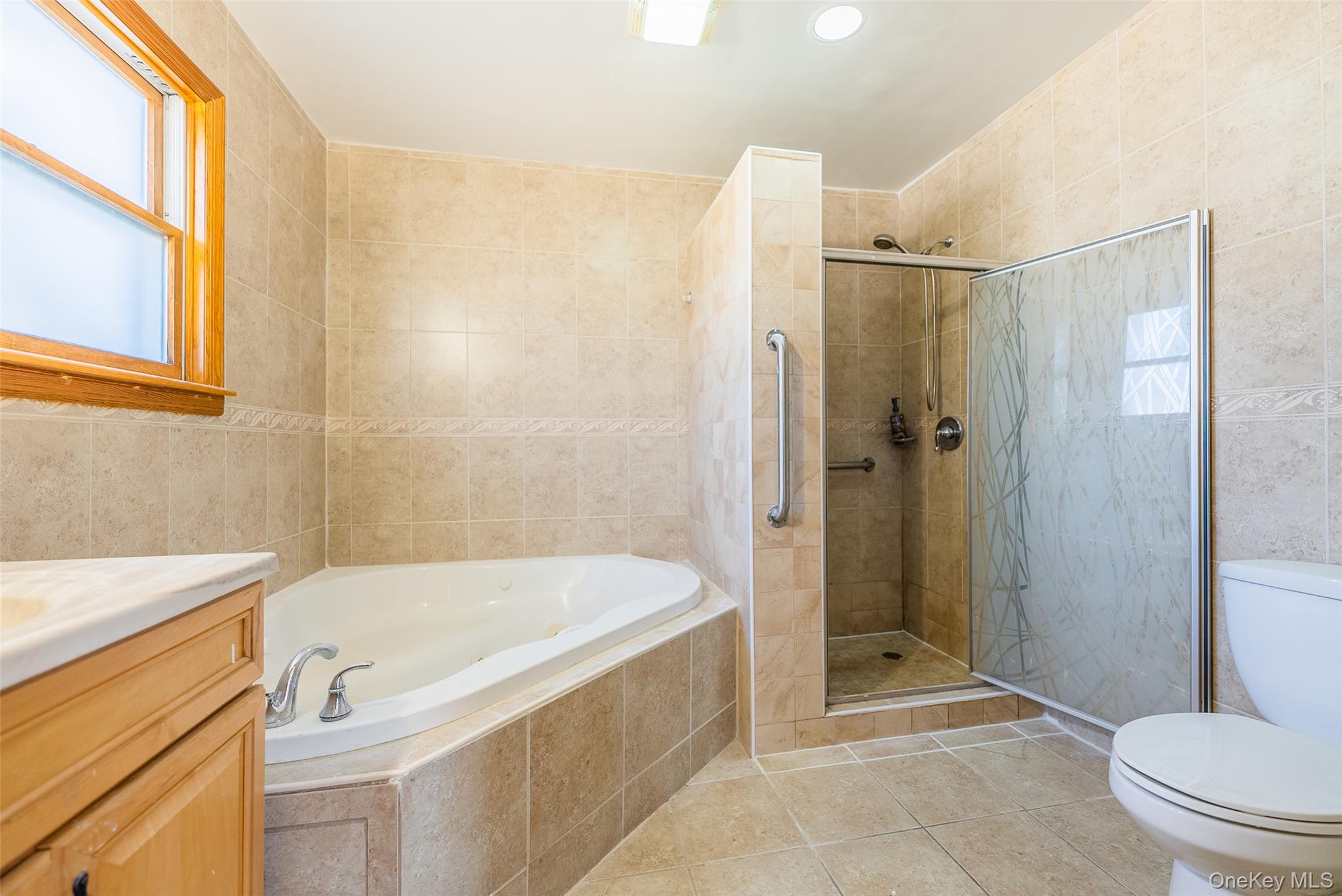 #12 photo, 45-12 244th Street, Куинс ‖ Little Neck , NY 11362