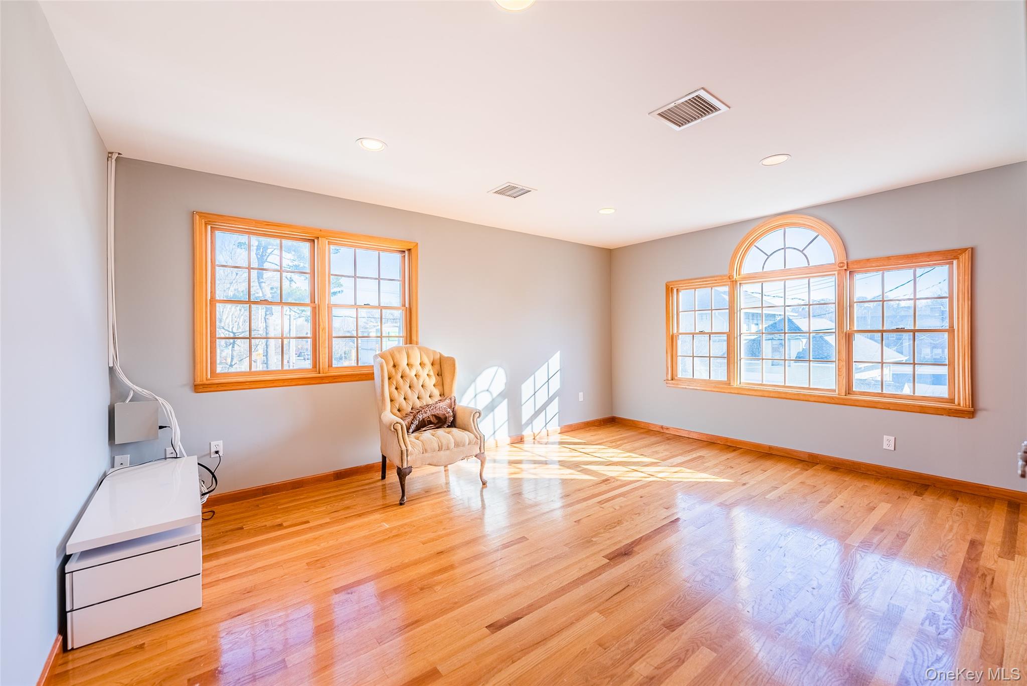 #13 photo, 45-12 244th Street, Куинс ‖ Little Neck , NY 11362