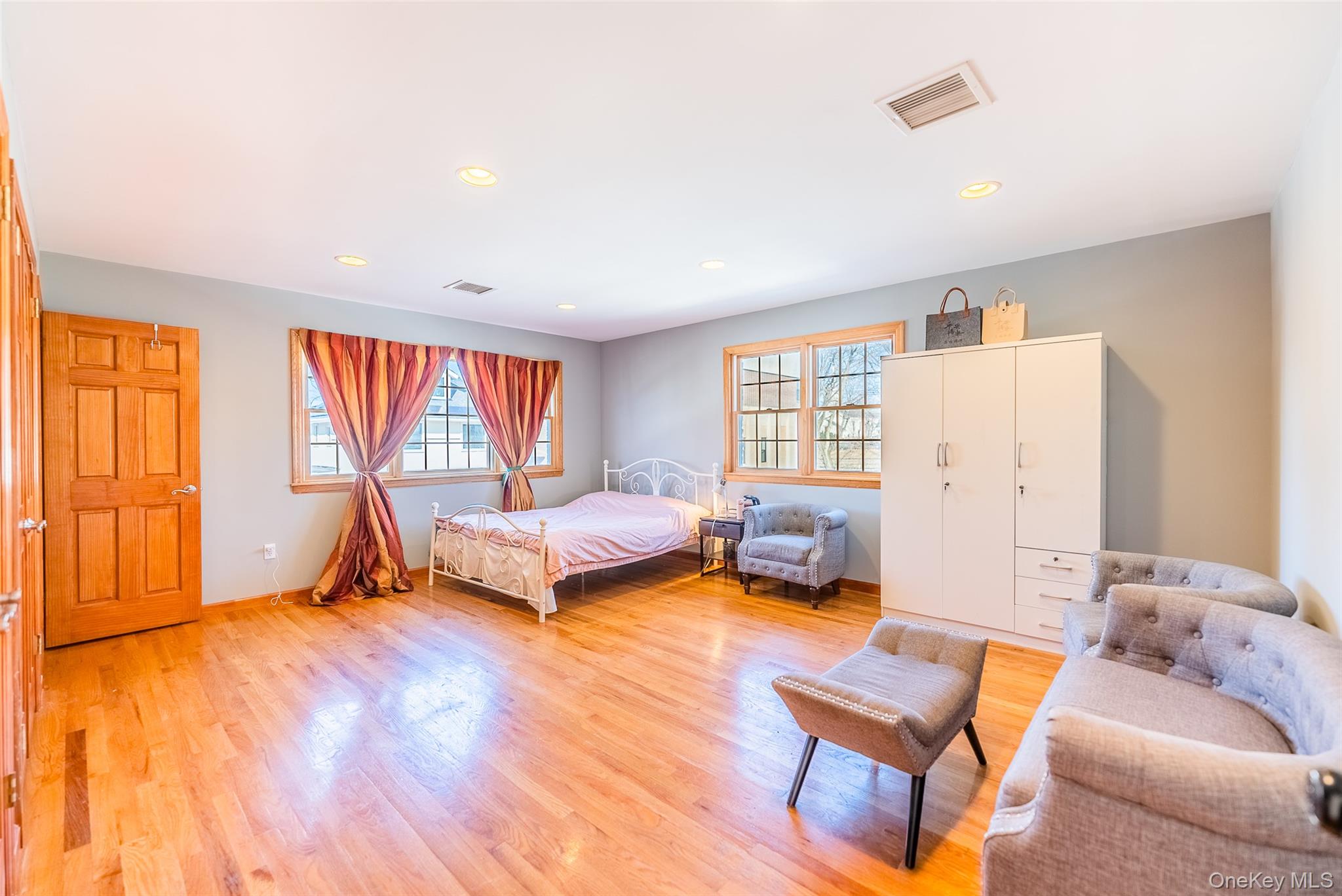 #17 photo, 45-12 244th Street, Куинс ‖ Little Neck , NY 11362