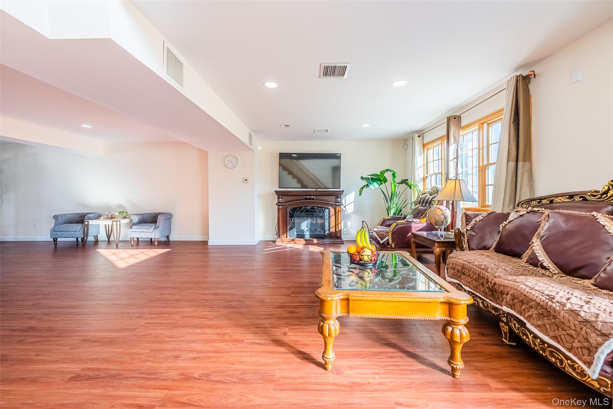 #5 photo, 45-12 244th Street, Куинс ‖ Little Neck , NY 11362