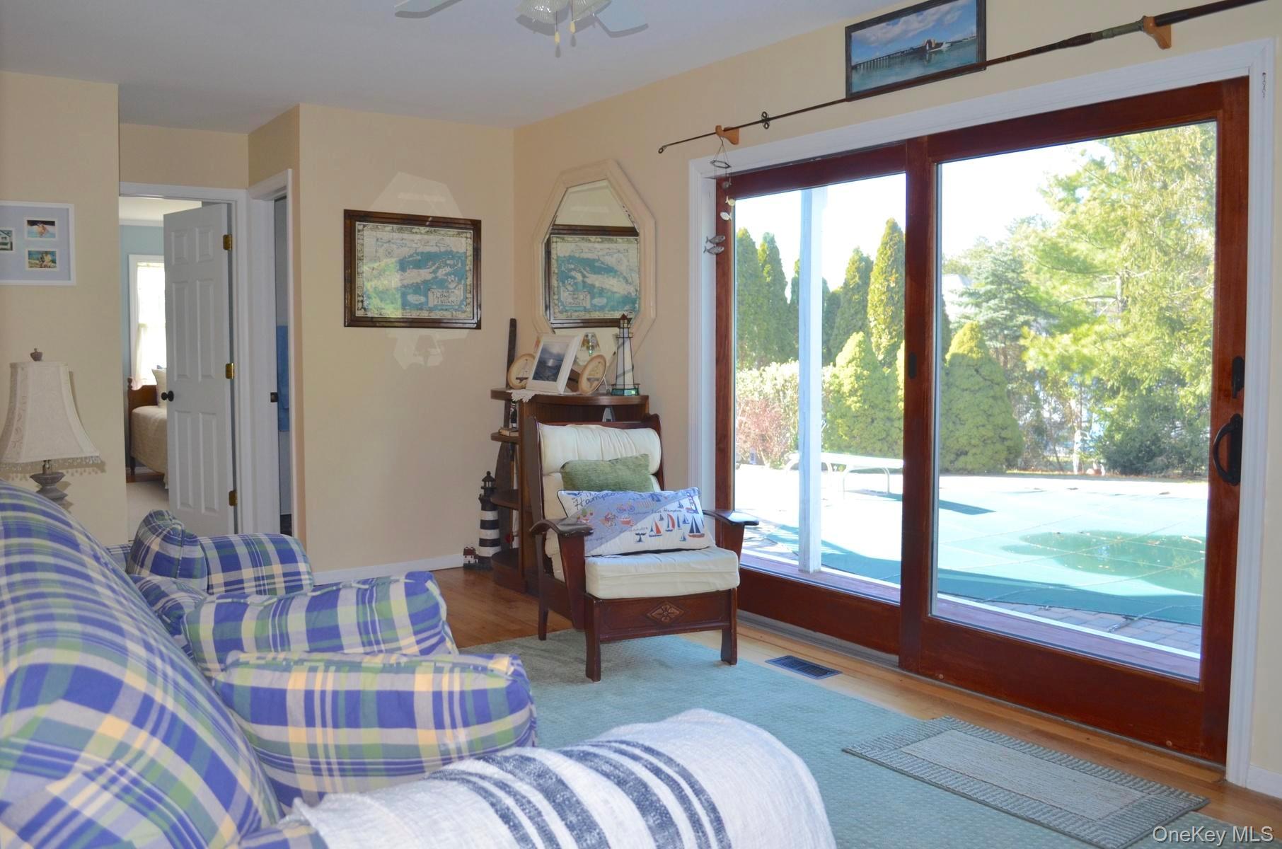 #10 photo, 16 Grant Boulevard, सफ़ोक काउंटी Hampton Bays , NY 11946