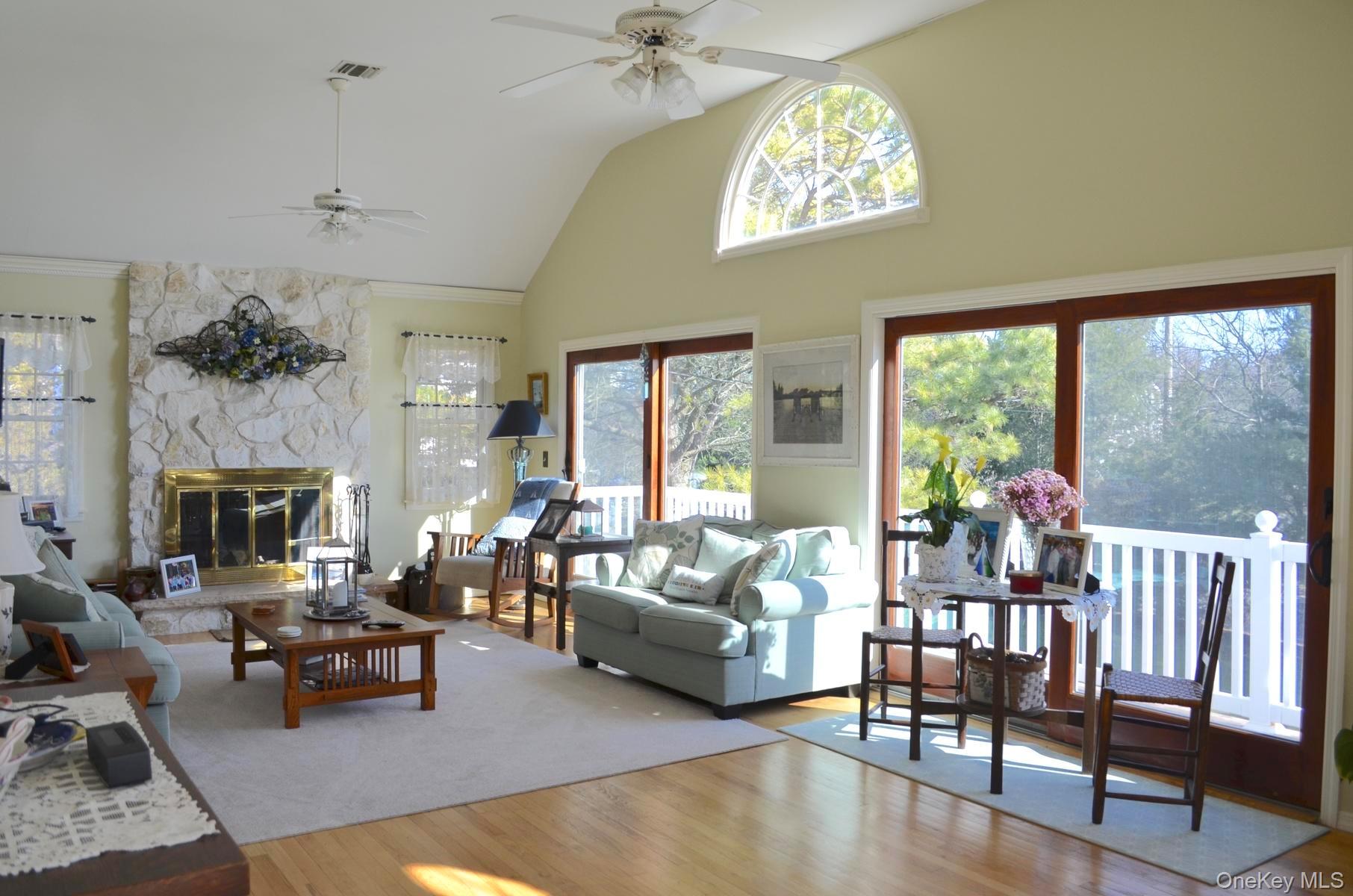 #3 photo, 16 Grant Boulevard, सफ़ोक काउंटी Hampton Bays , NY 11946