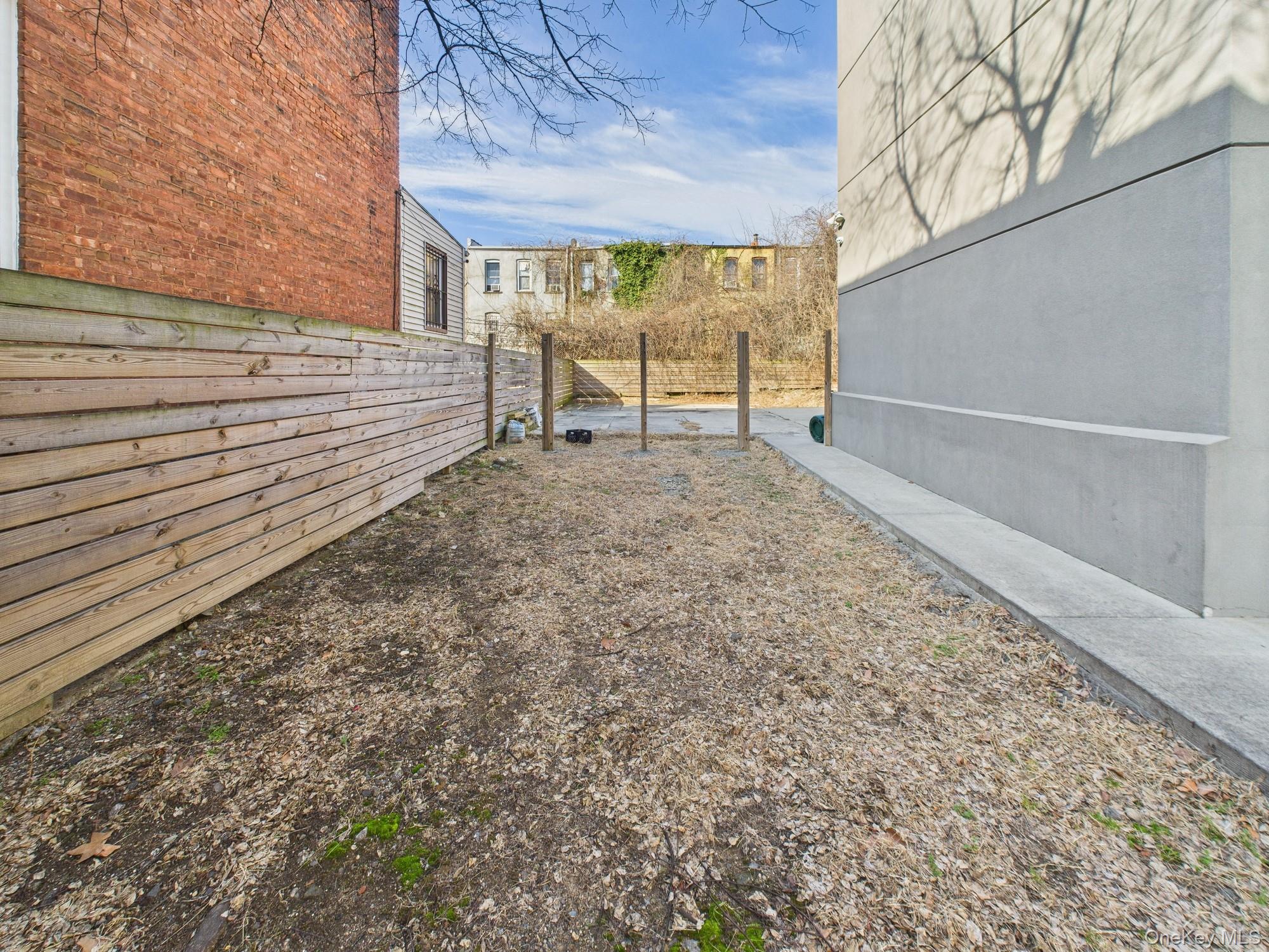 #6 photo, 682 Hendrix Street, ब्रुकलीन Brooklyn , NY 11207