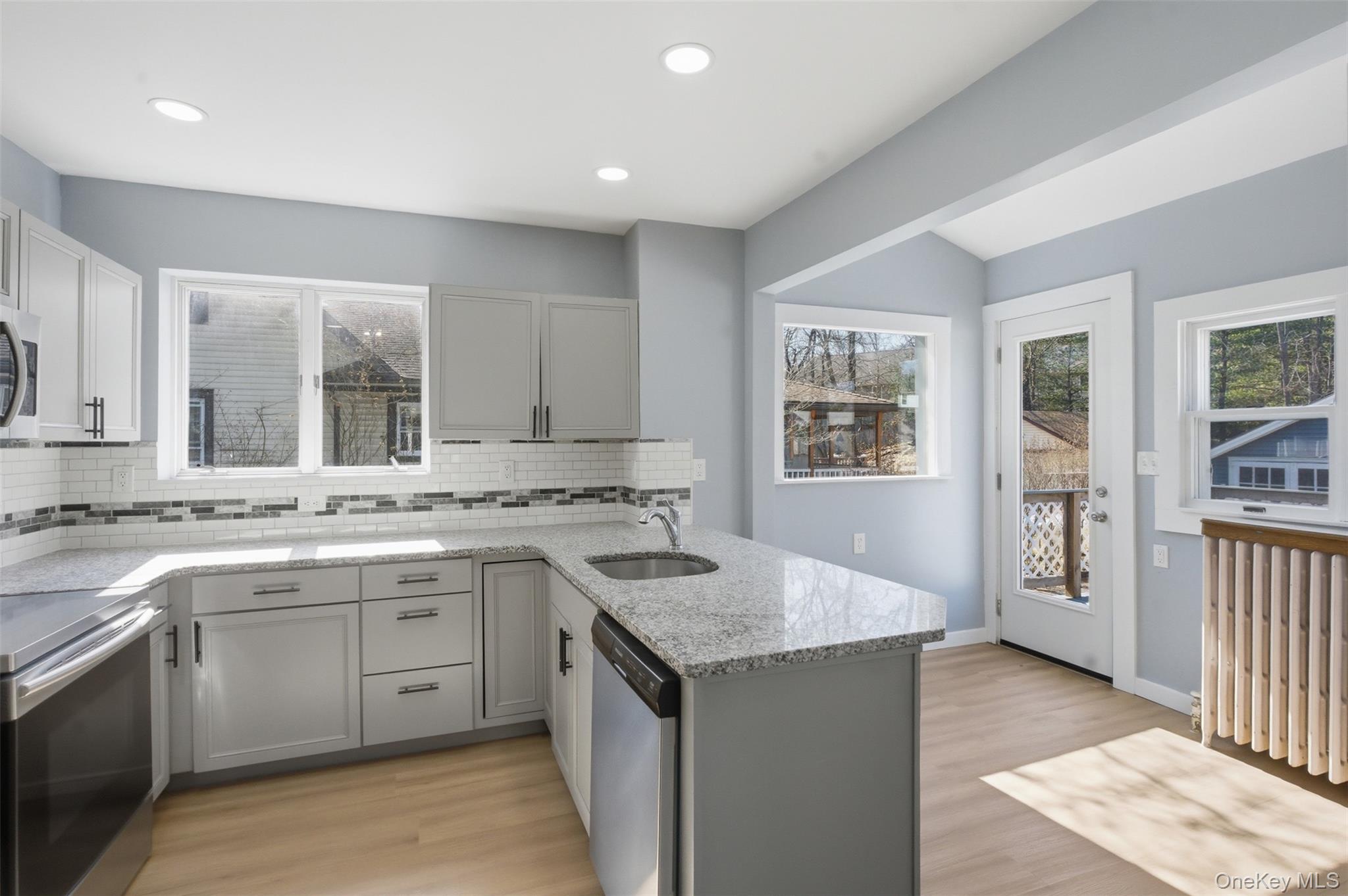 #4 photo, 110 Innis Avenue, 뉴욕주 Poughkeepsie , NY 12601