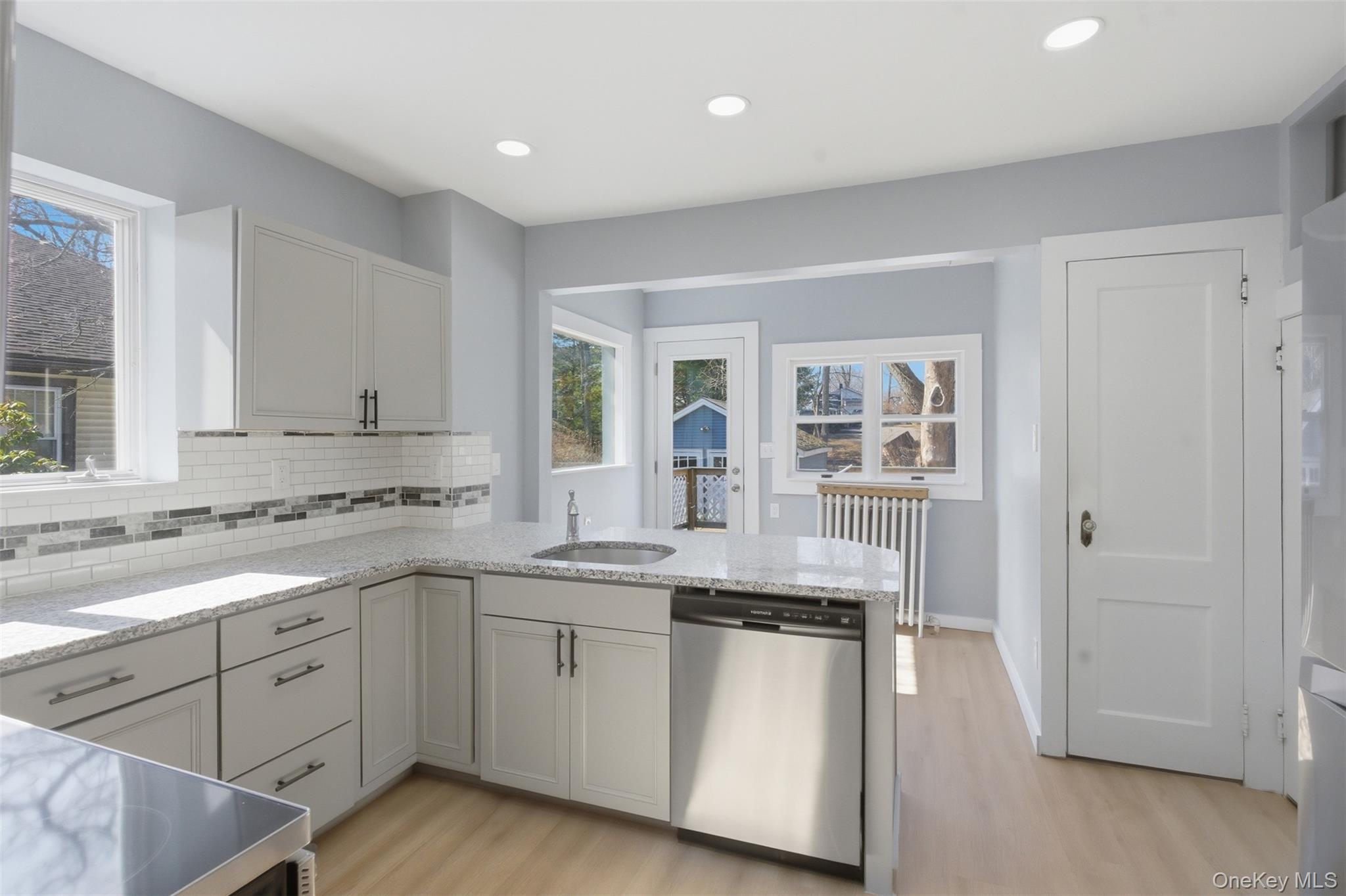 #5 photo, 110 Innis Avenue, 뉴욕주 Poughkeepsie , NY 12601