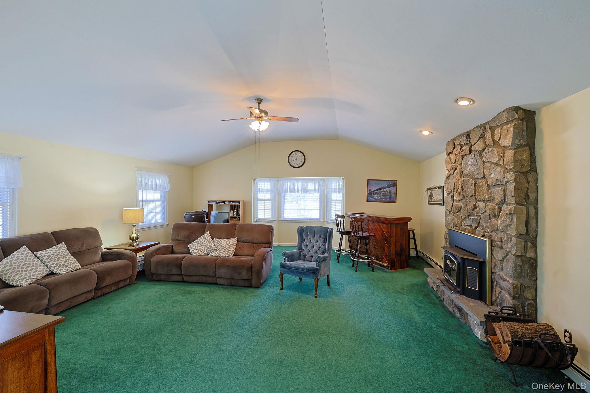 #10 photo, 2 Eisenhower Court, Hopewell Junction , NY 12533