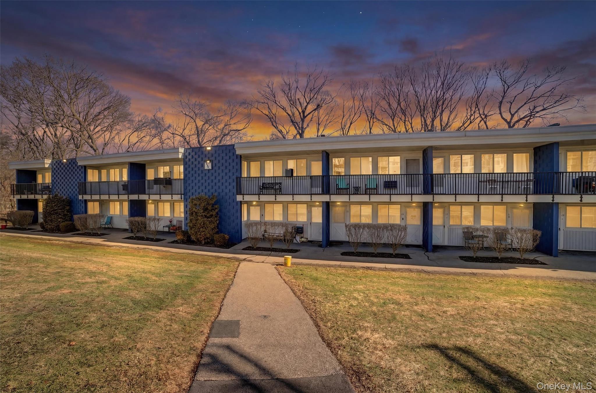 #1 photo, 8 Wyndover Woods Lane, White Plains , NY 10603