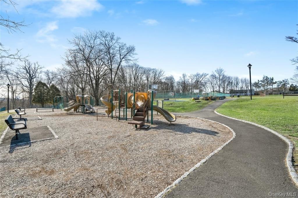 #17 photo, 8 Wyndover Woods Lane, White Plains , NY 10603