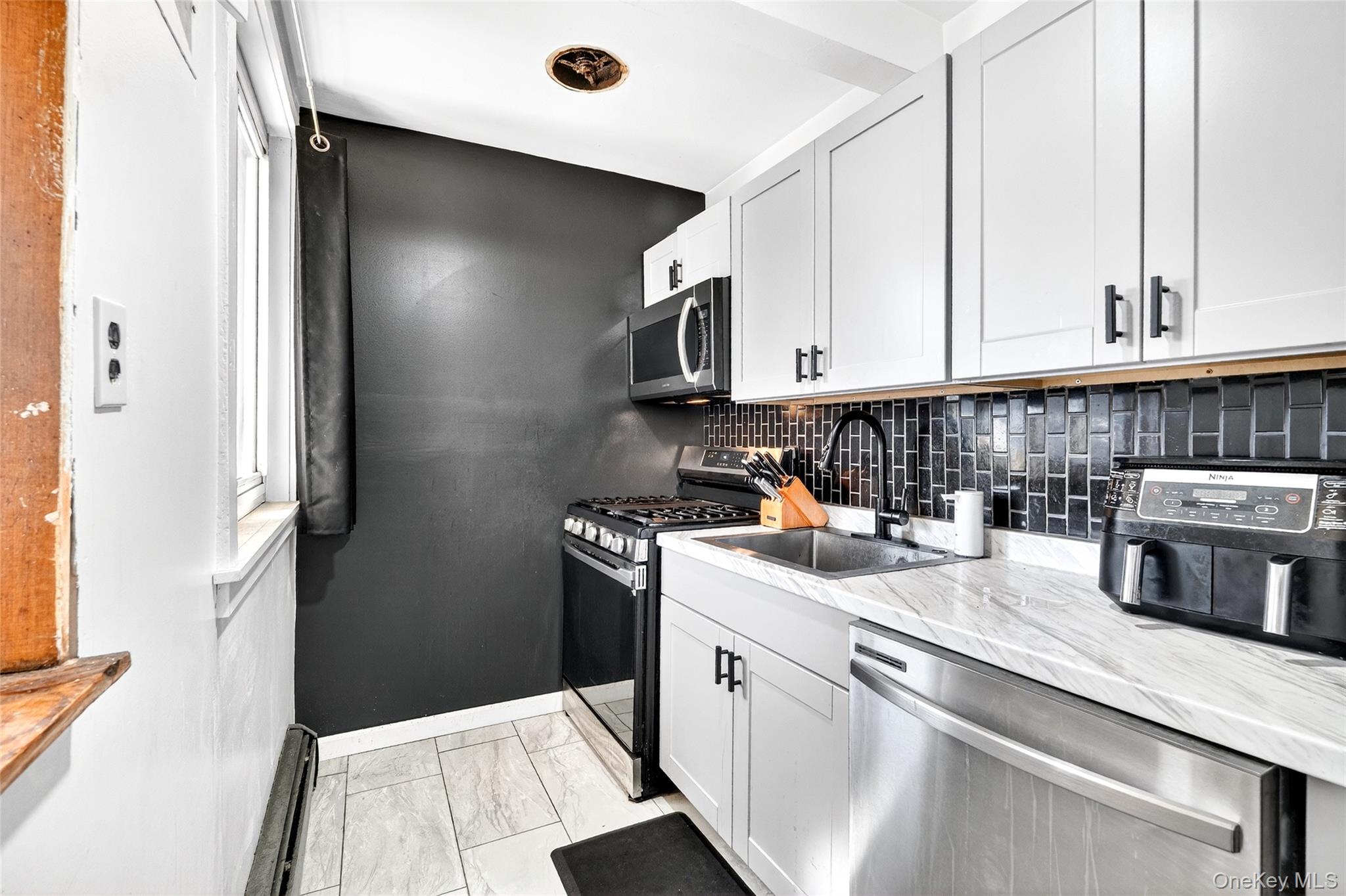 #18 photo, 2 Wyndover Woods Lane, White Plains , NY 10603