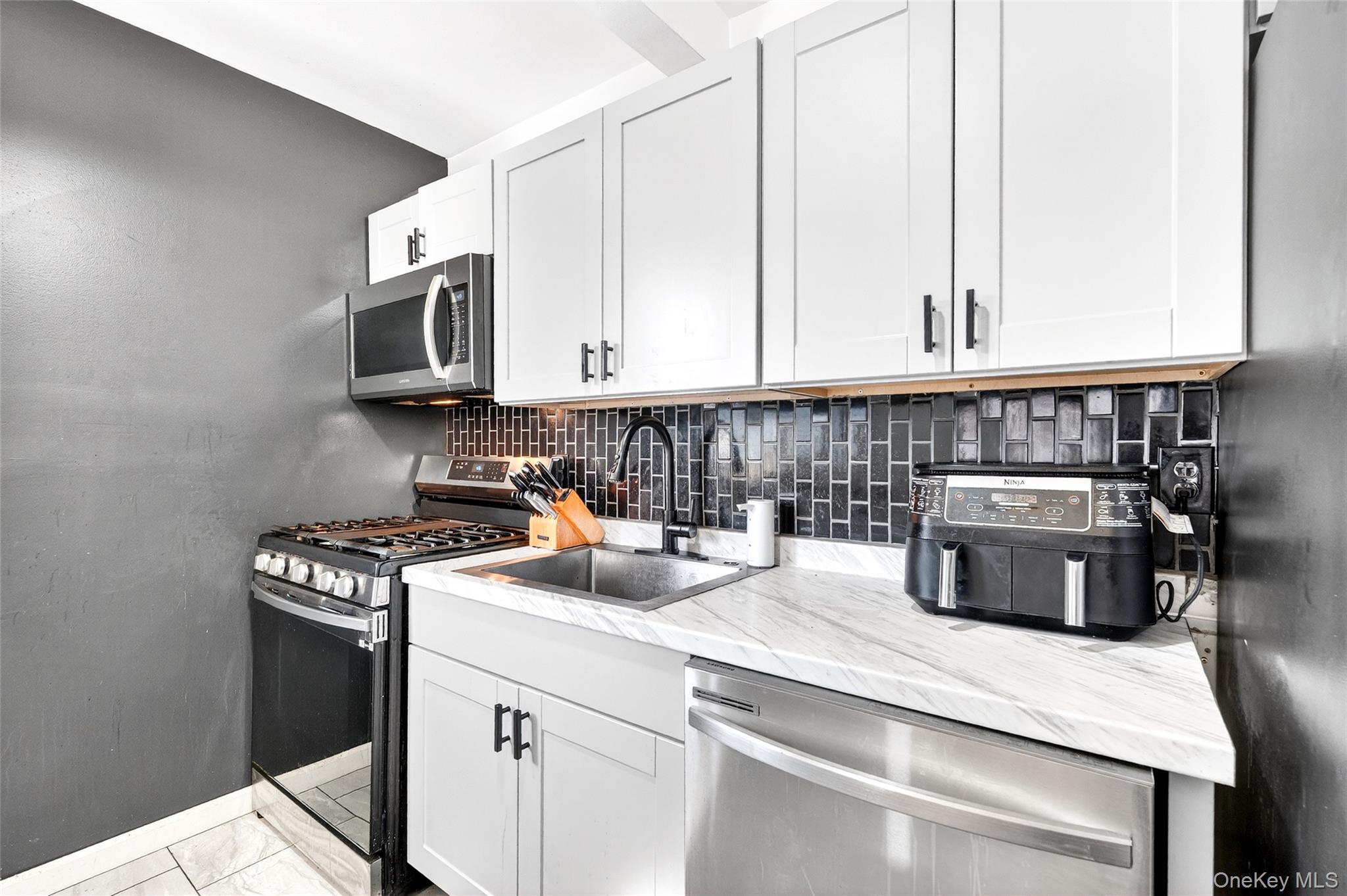 #19 photo, 2 Wyndover Woods Lane, White Plains , NY 10603