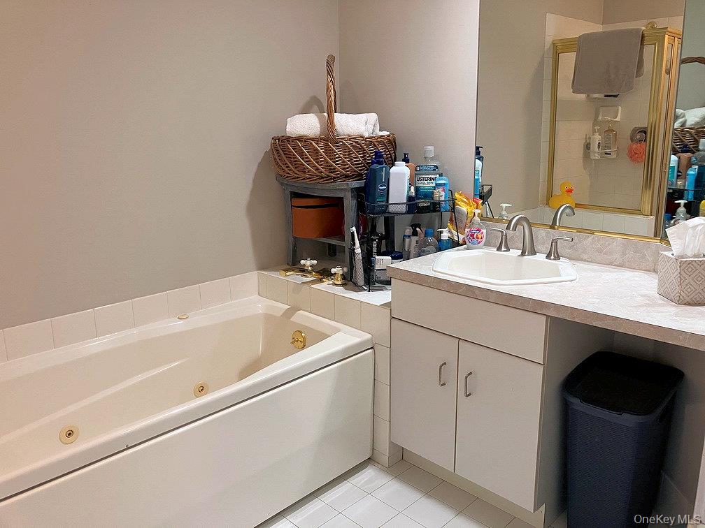 #19 photo, 1404 Pondcrest Lane, White Plains , NY 10607