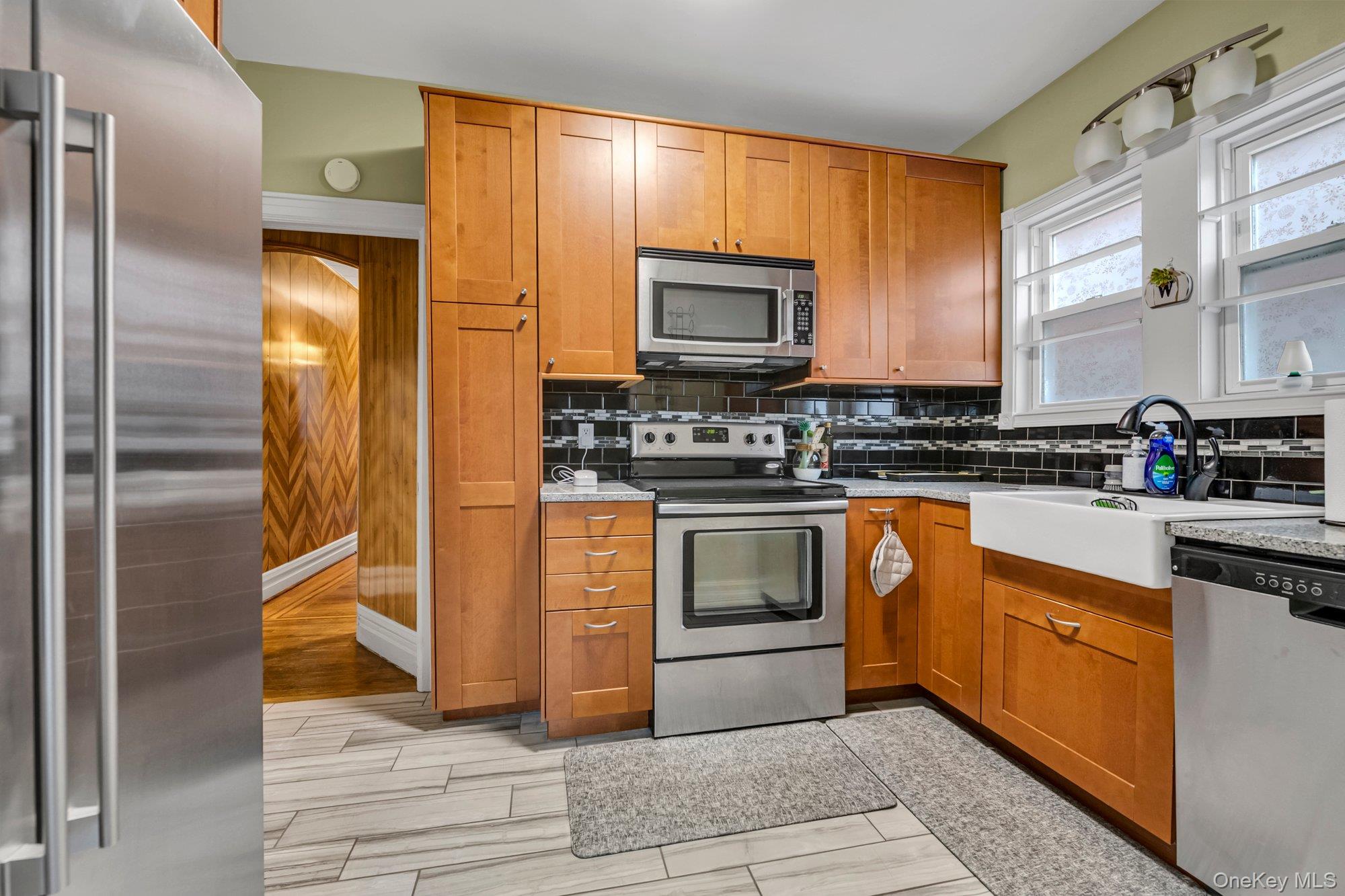 #6 photo, 1730 Colden Avenue, Бронкс ‖ Bronx , NY 10462