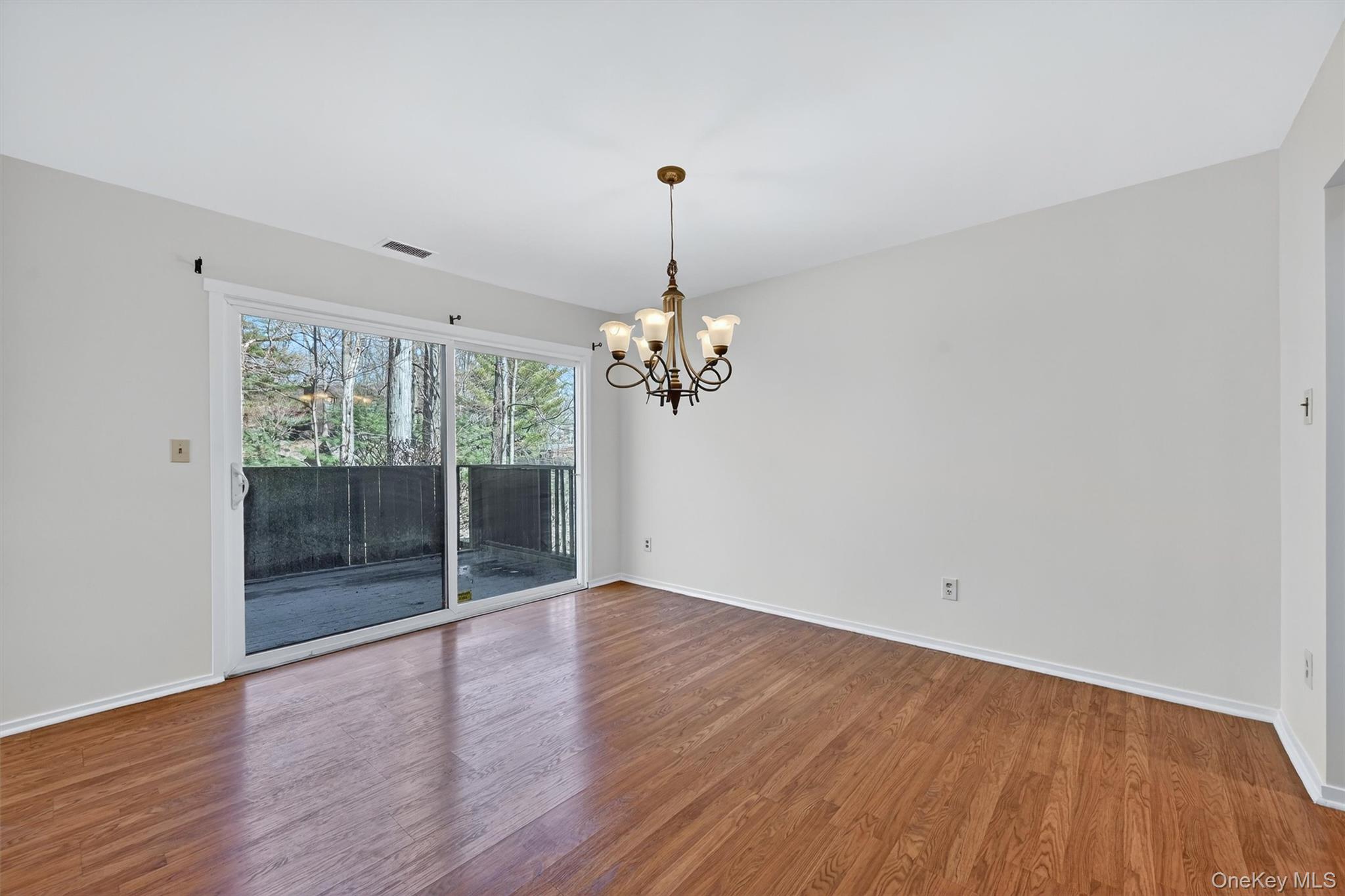 #10 photo, 4 Aspen Court, Highland Mills , NY 10930