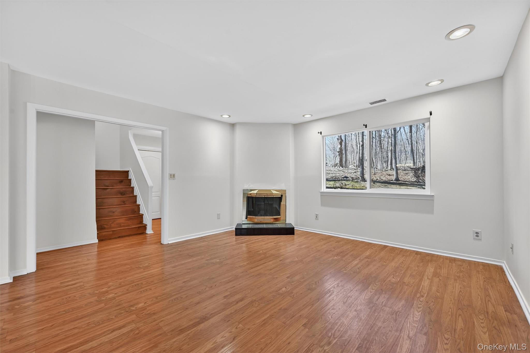 #12 photo, 4 Aspen Court, Highland Mills , NY 10930