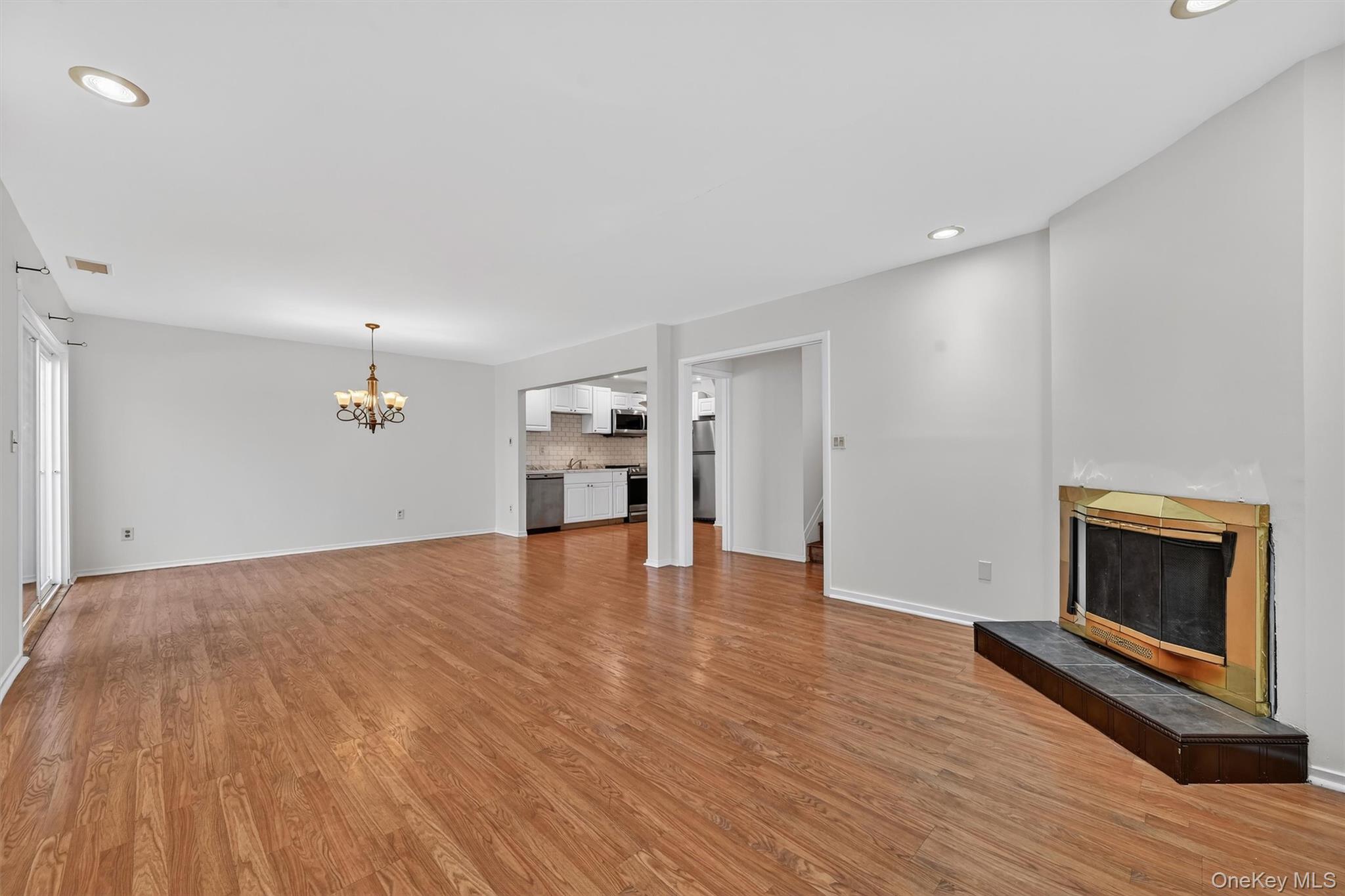 #13 photo, 4 Aspen Court, Highland Mills , NY 10930