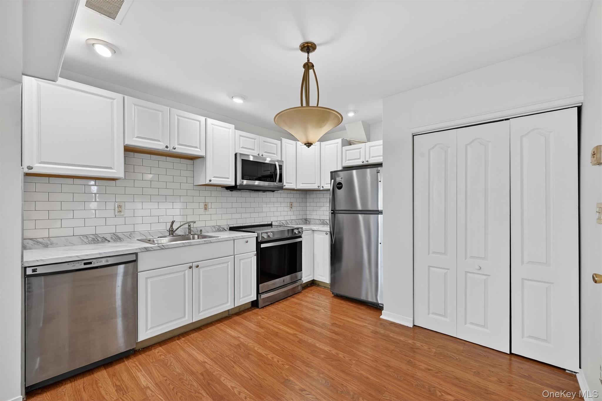 #8 photo, 4 Aspen Court, Highland Mills , NY 10930