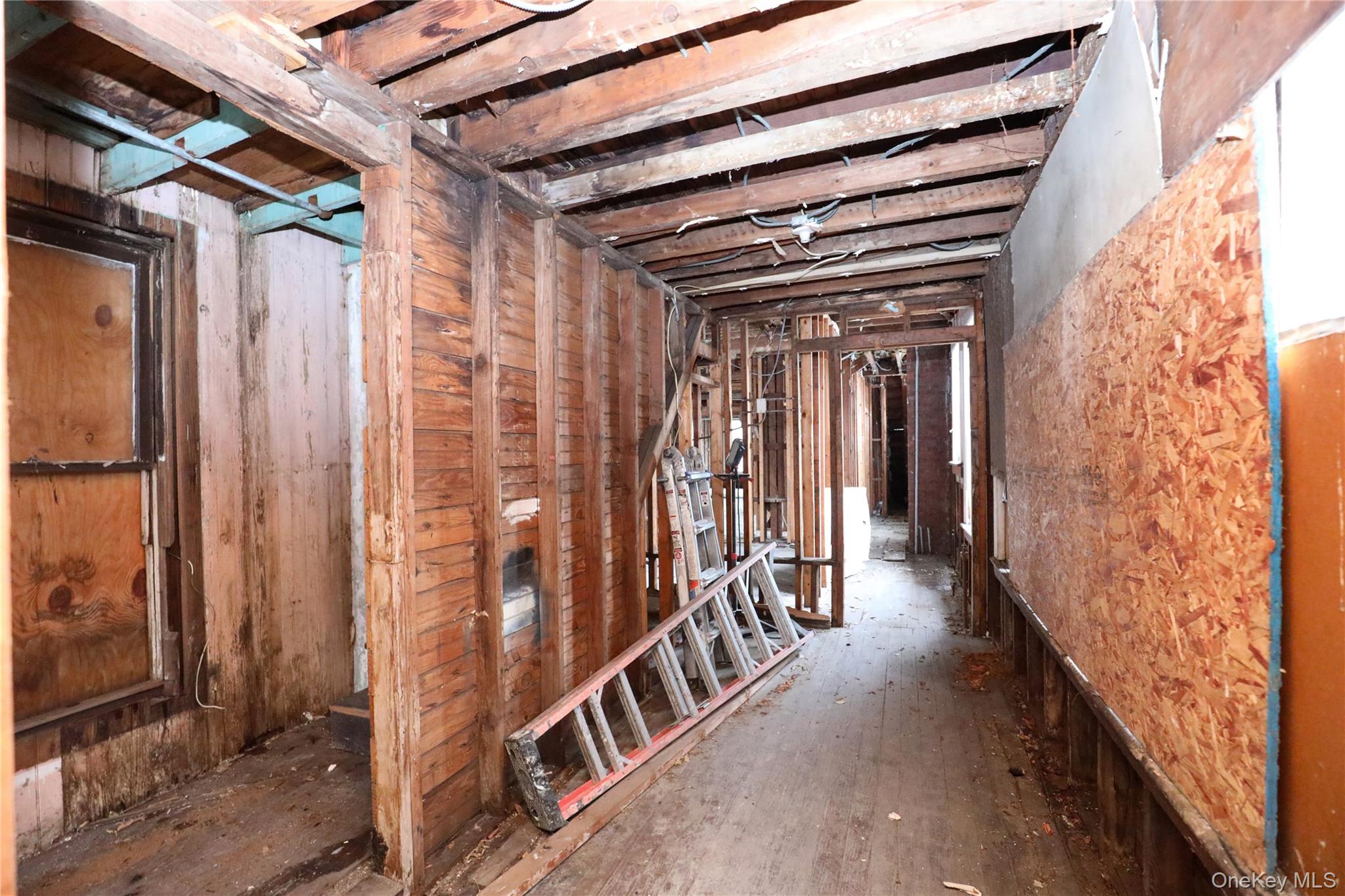 #12 photo, 350 Broadway, Kingston , NY 12401