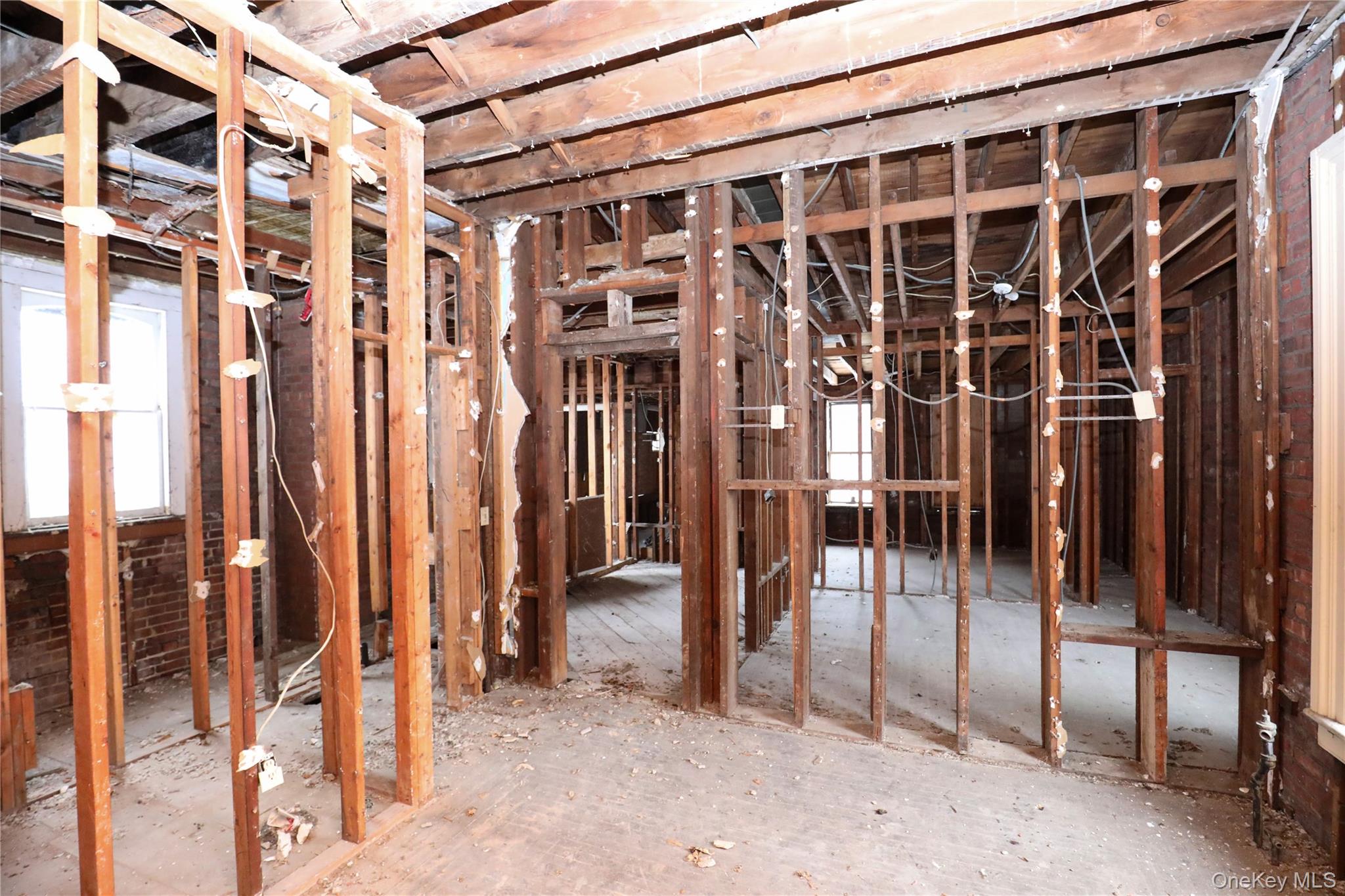 #16 photo, 350 Broadway, Kingston , NY 12401