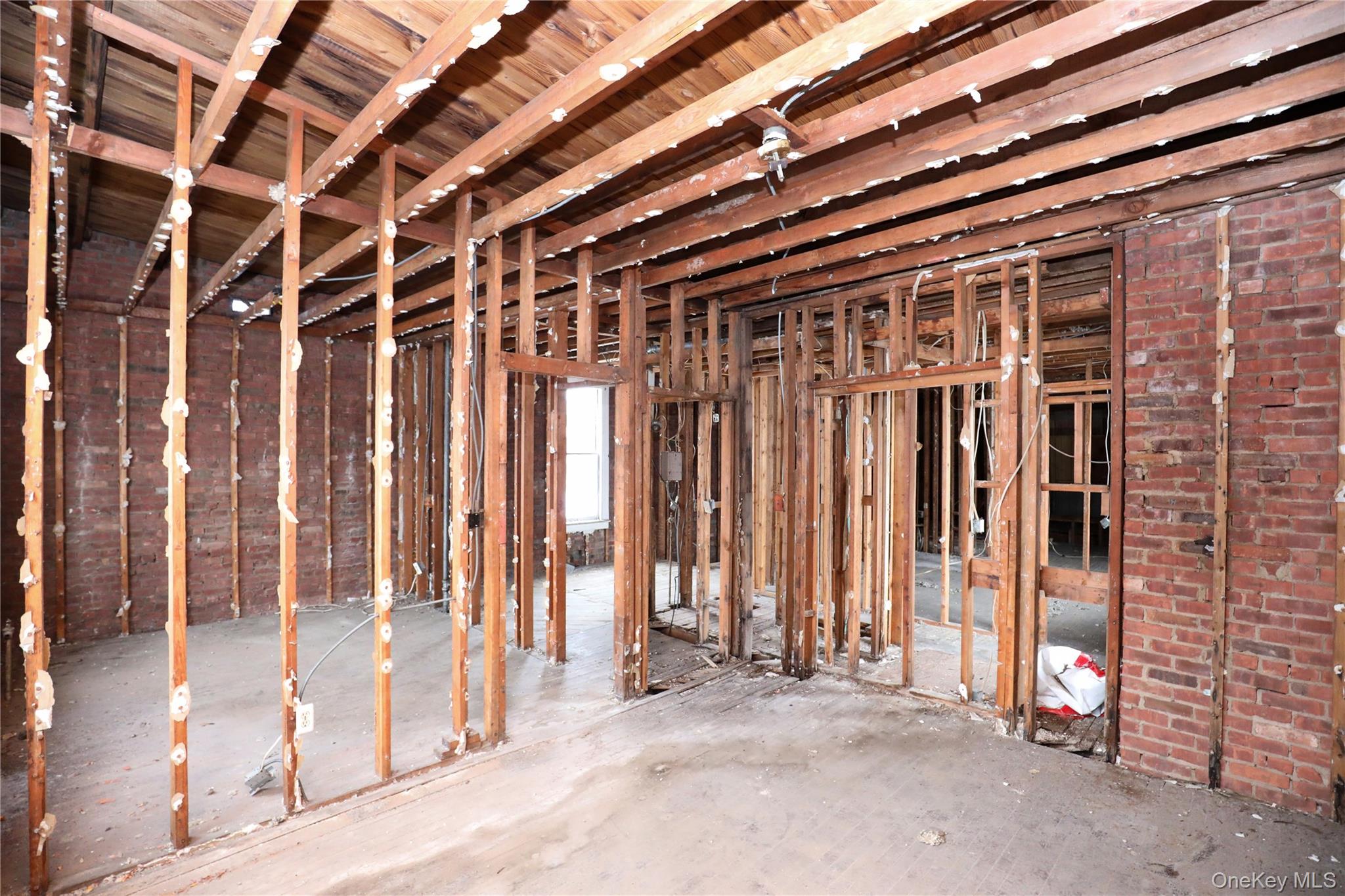 #19 photo, 350 Broadway, Kingston , NY 12401