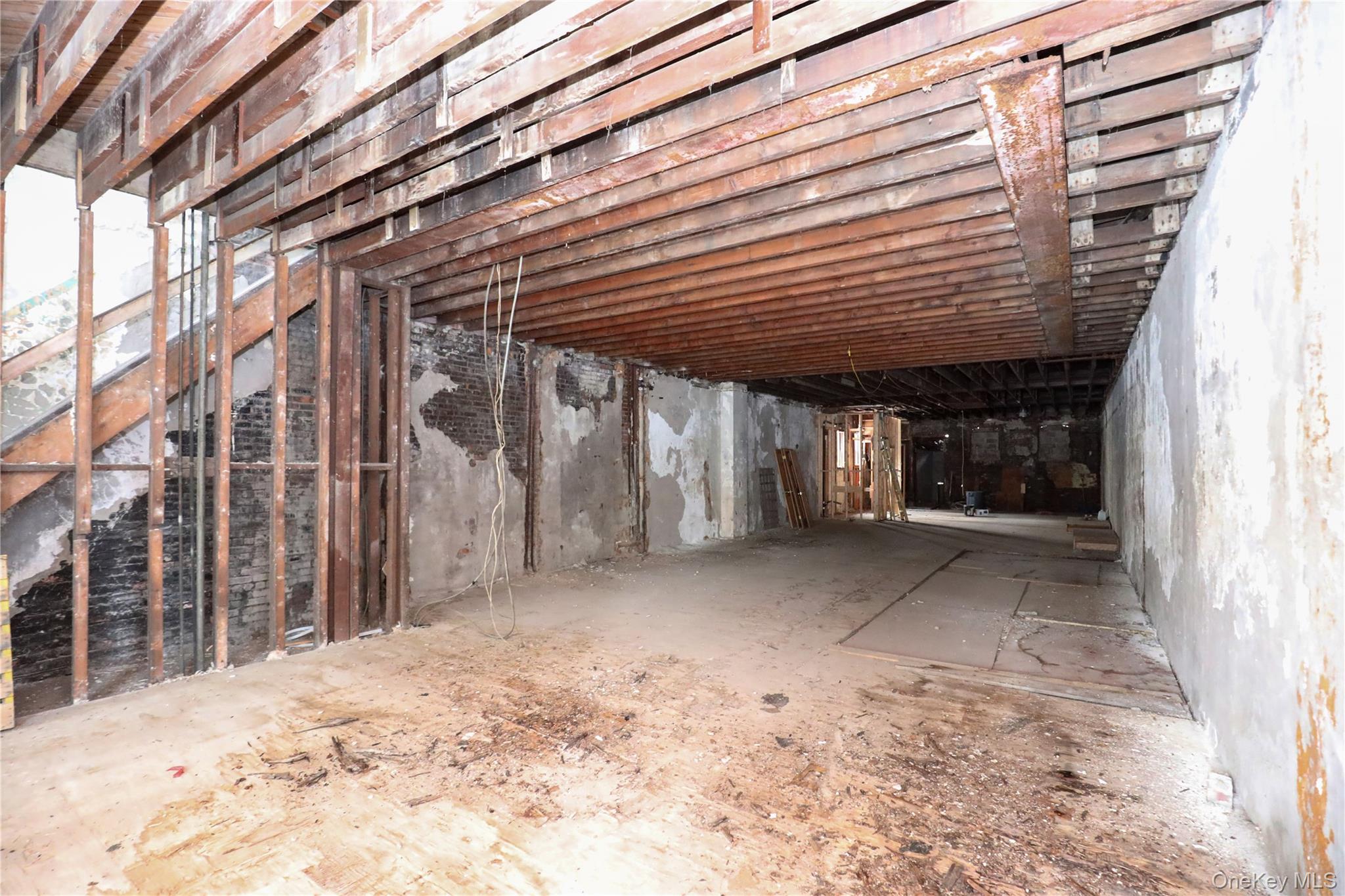 #8 photo, 350 Broadway, Kingston , NY 12401