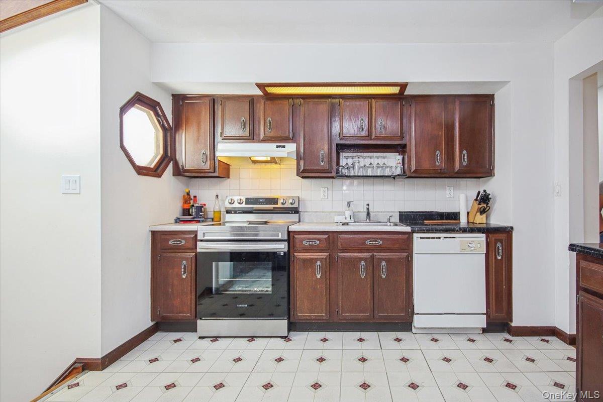 #11 photo, 322 Lakeview Street, Mahopac , NY 10541