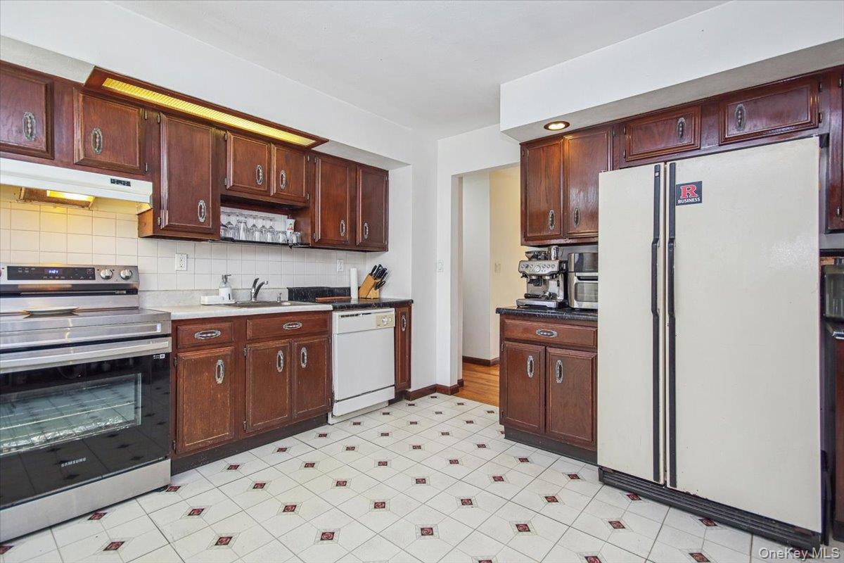 #12 photo, 322 Lakeview Street, Mahopac , NY 10541