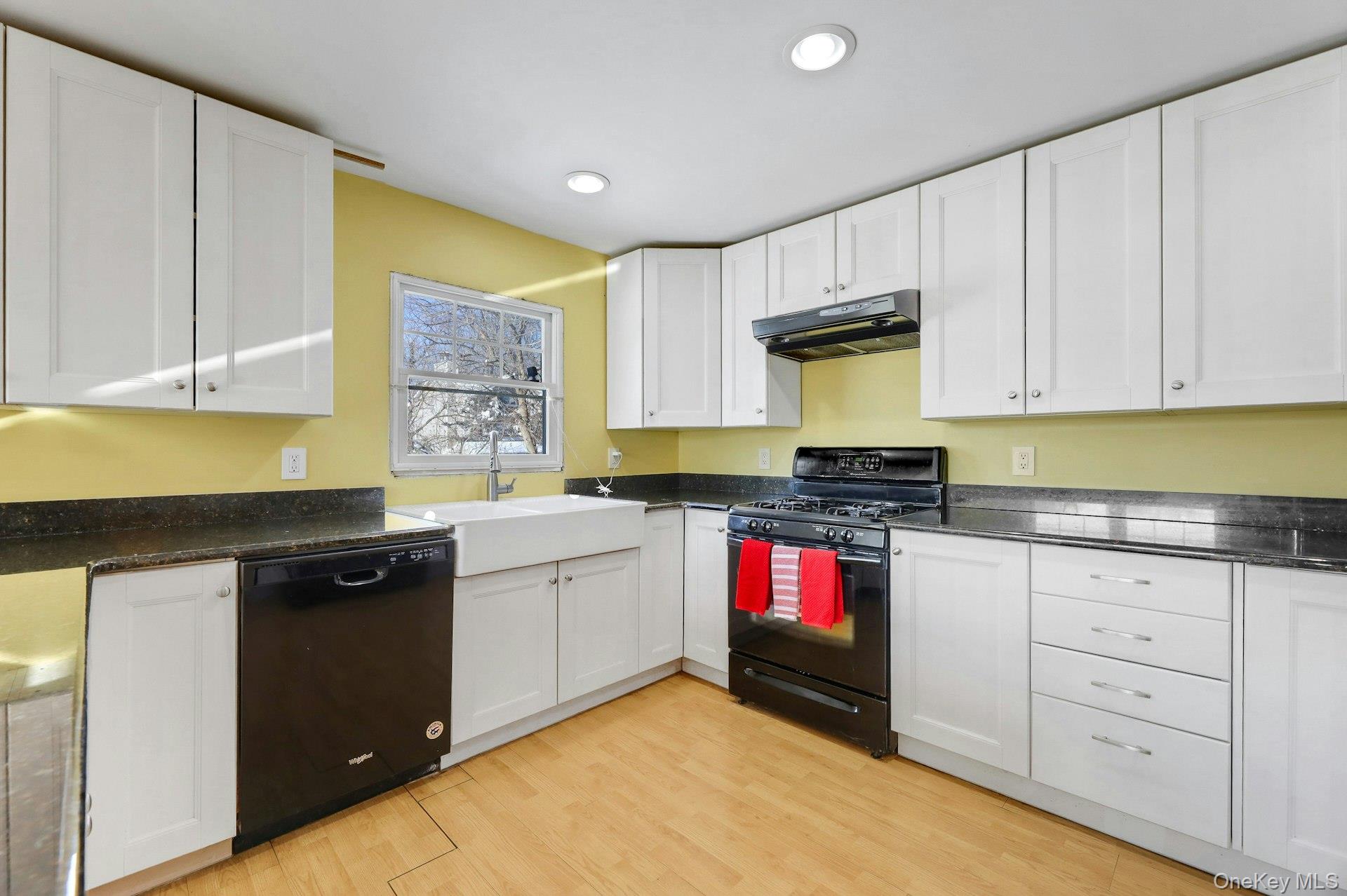 #12 photo, 17 Klein Avenue, West Nyack , NY 10994