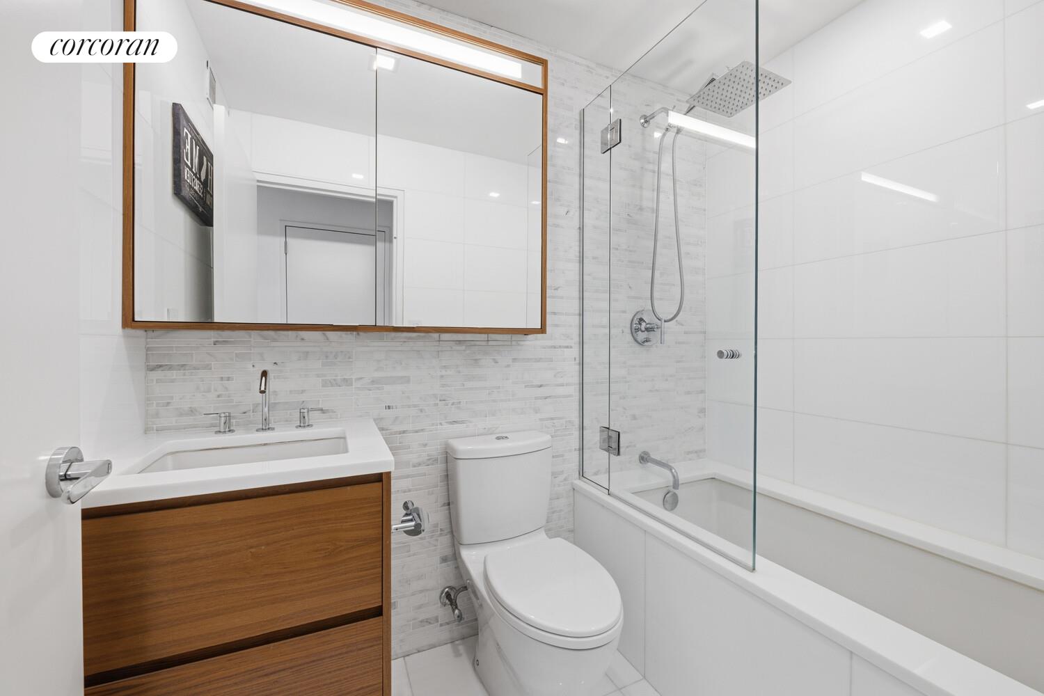 #8 photo, 301 W 53RD Street, 曼哈頓 中城西区 Hell's Kitchen , NY 10019