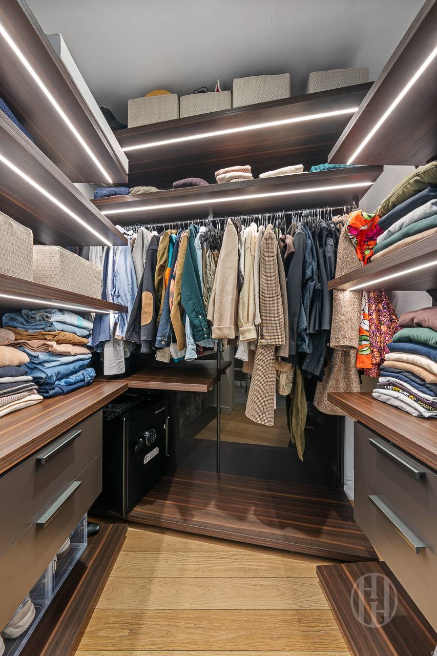 #11 photo, 32 E 1st Street, Манхэттен ‖ East Village , NY 10003