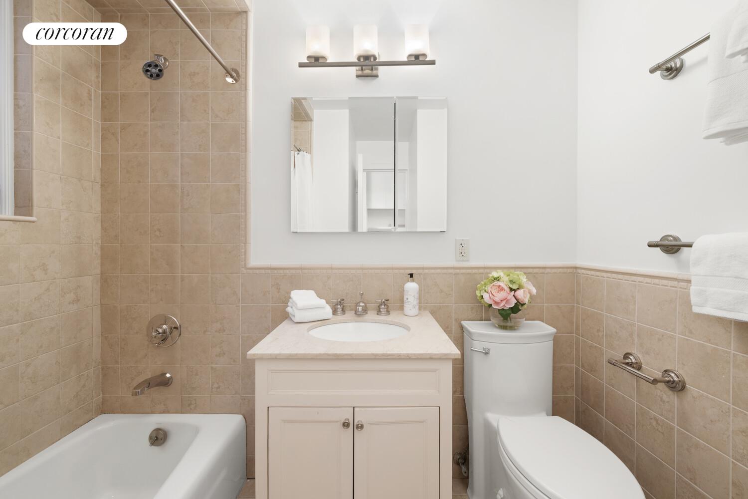 #14 photo, 222 E 71ST Street, Манхэттен ‖ Lenox Hill , NY 10021