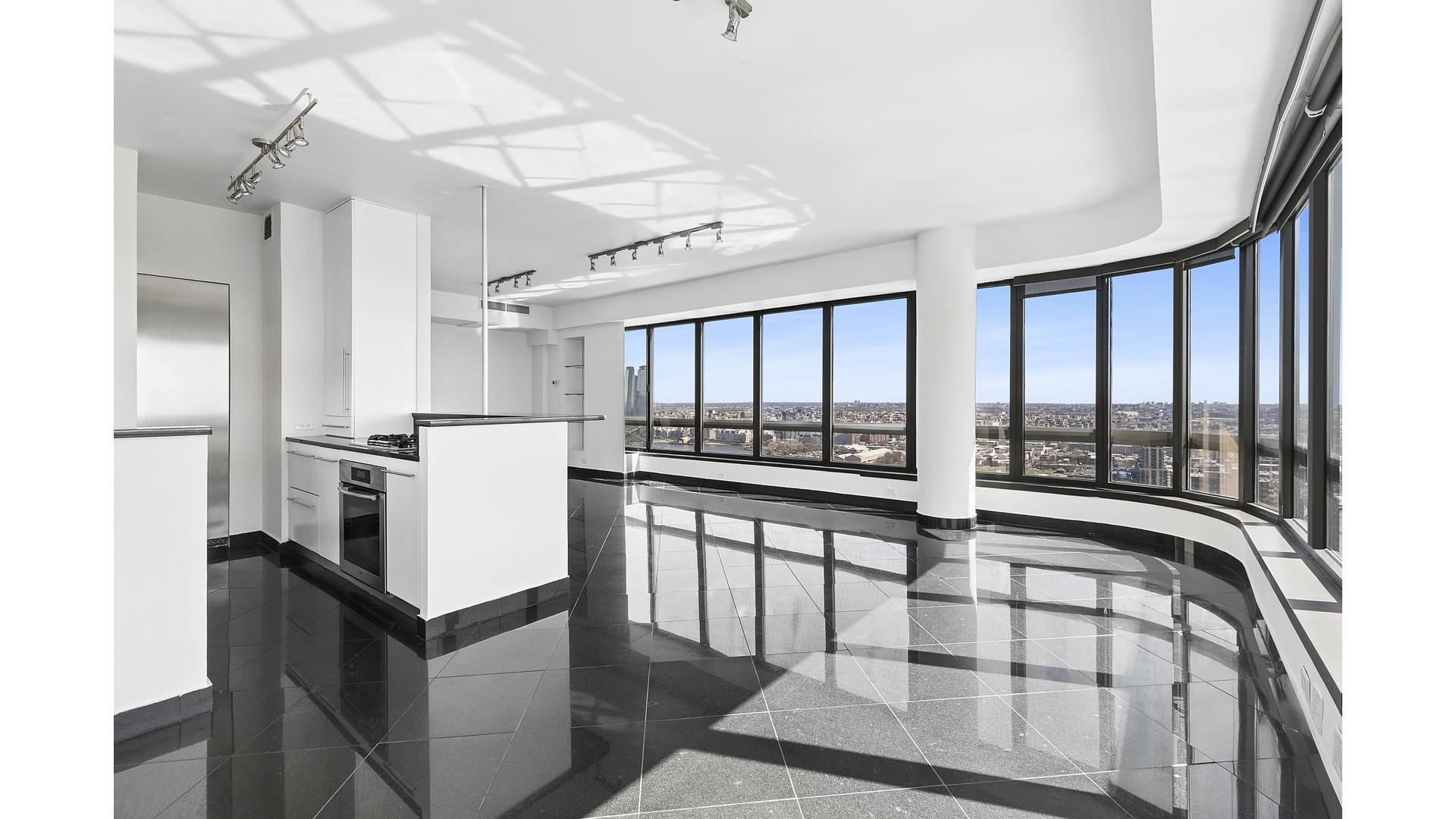 #5 photo, 530 E 76TH Street, Lenox Hill , NY 10021