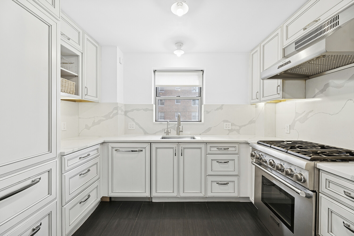 #4 photo, 360 E 72ND Street, Манхэттен ‖ Lenox Hill , NY 10021