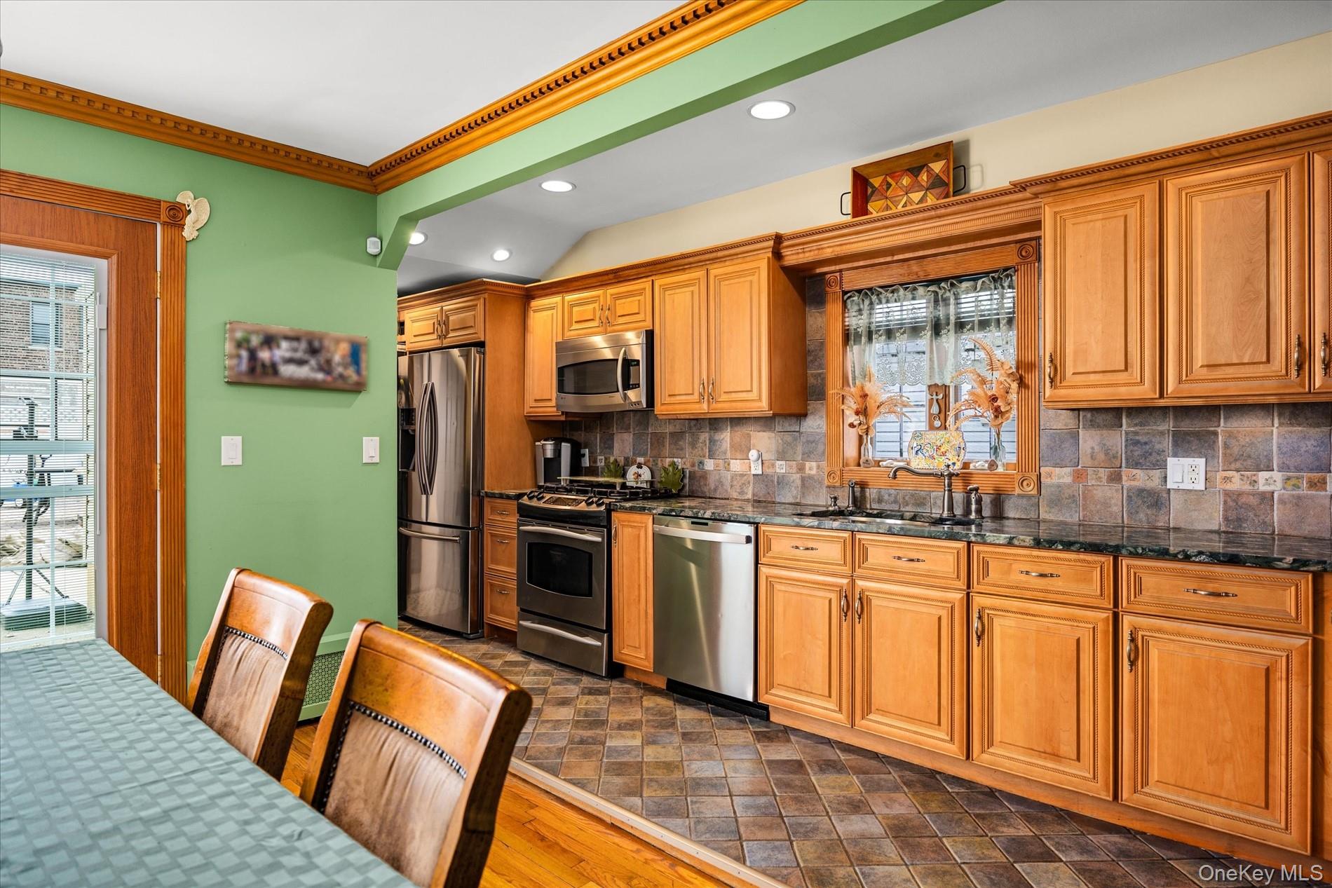 #15 photo, 72-31 73rd Street, 皇后區 Glendale , NY 11385