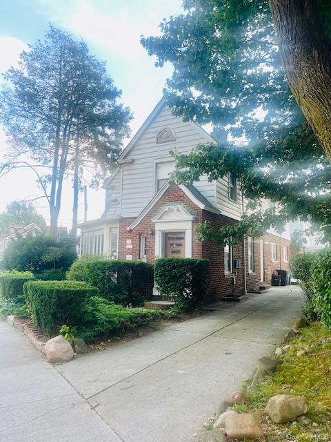 #3 photo, 10922 Myrtle Avenue, Куинс ‖ Richmond Hill North , NY 11418