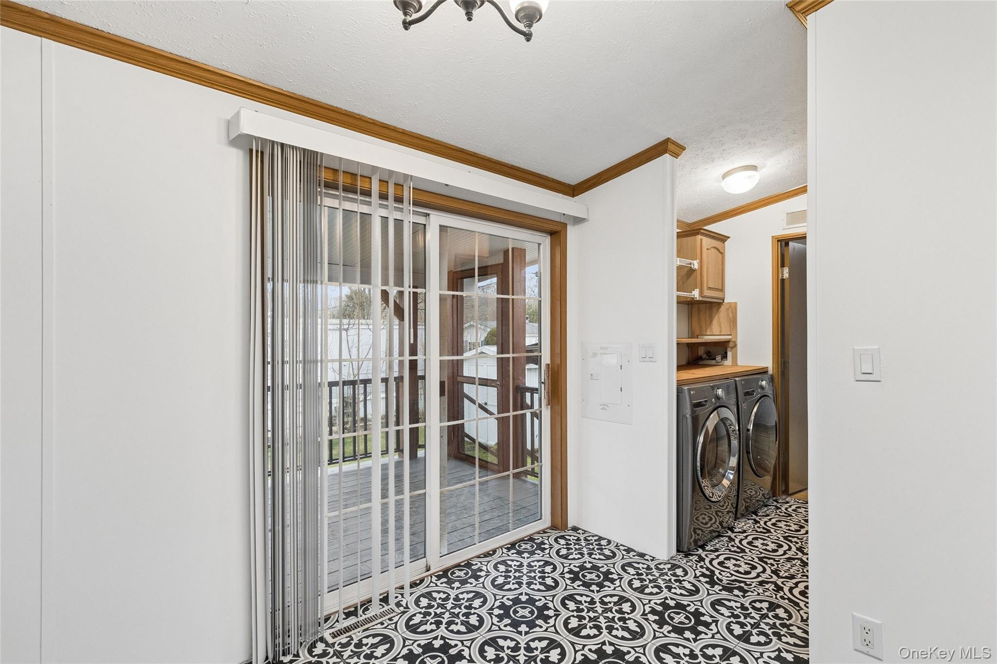 #19 photo, 37 Hubbard Ave #5, Riverhead , NY 11901