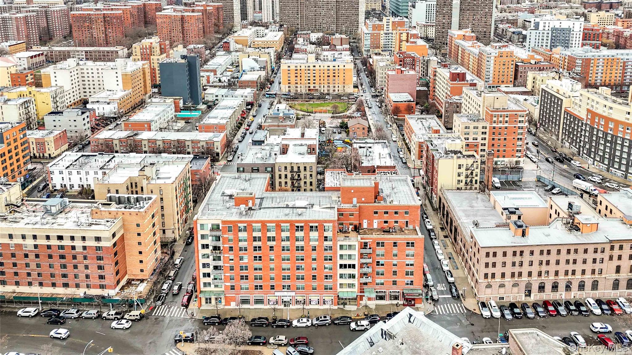 #12 photo, 837 Washington Avenue, Бронкс ‖ Bronx , NY 10451