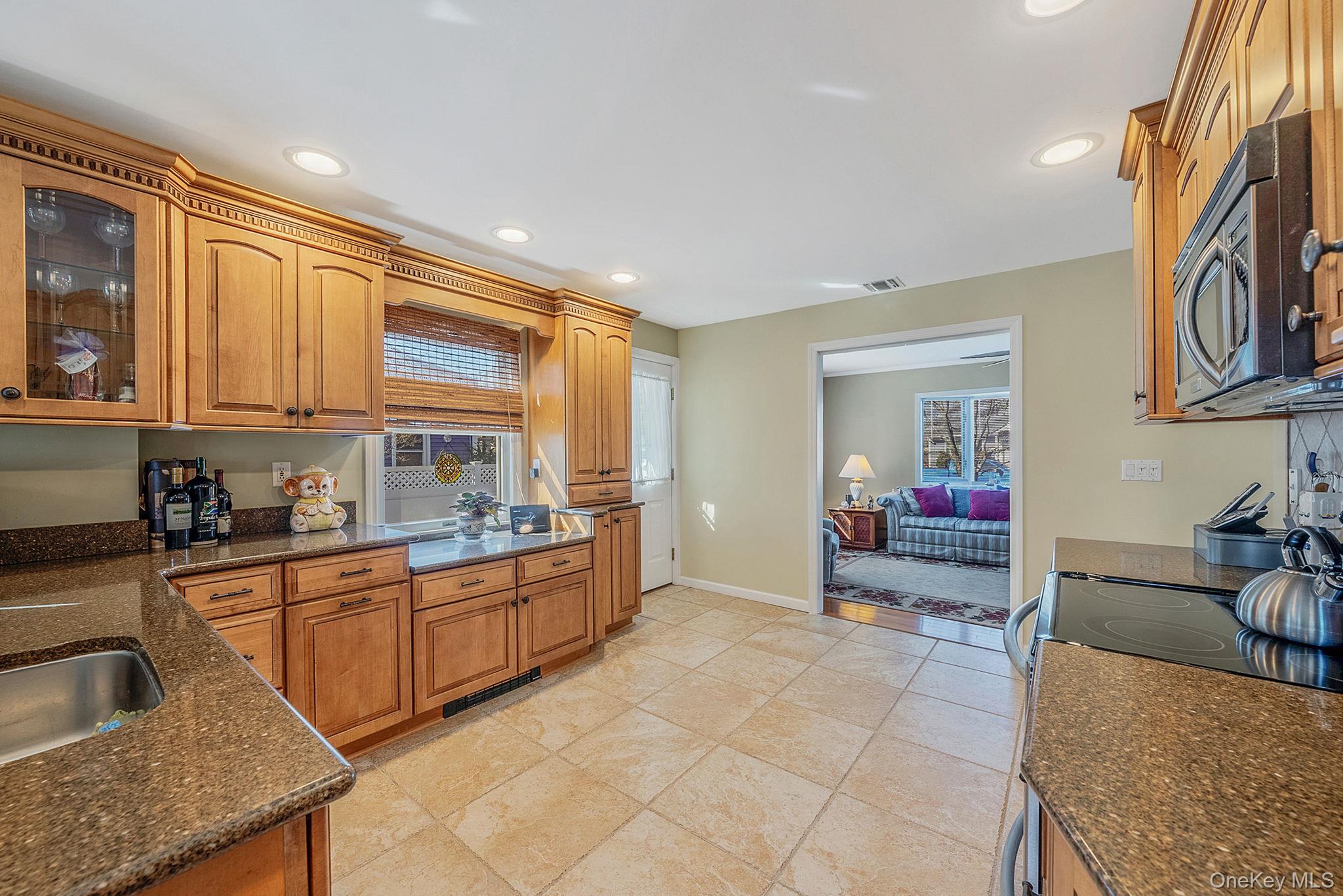 #14 photo, 47 Thorburn Avenue, Patchogue , NY 11772