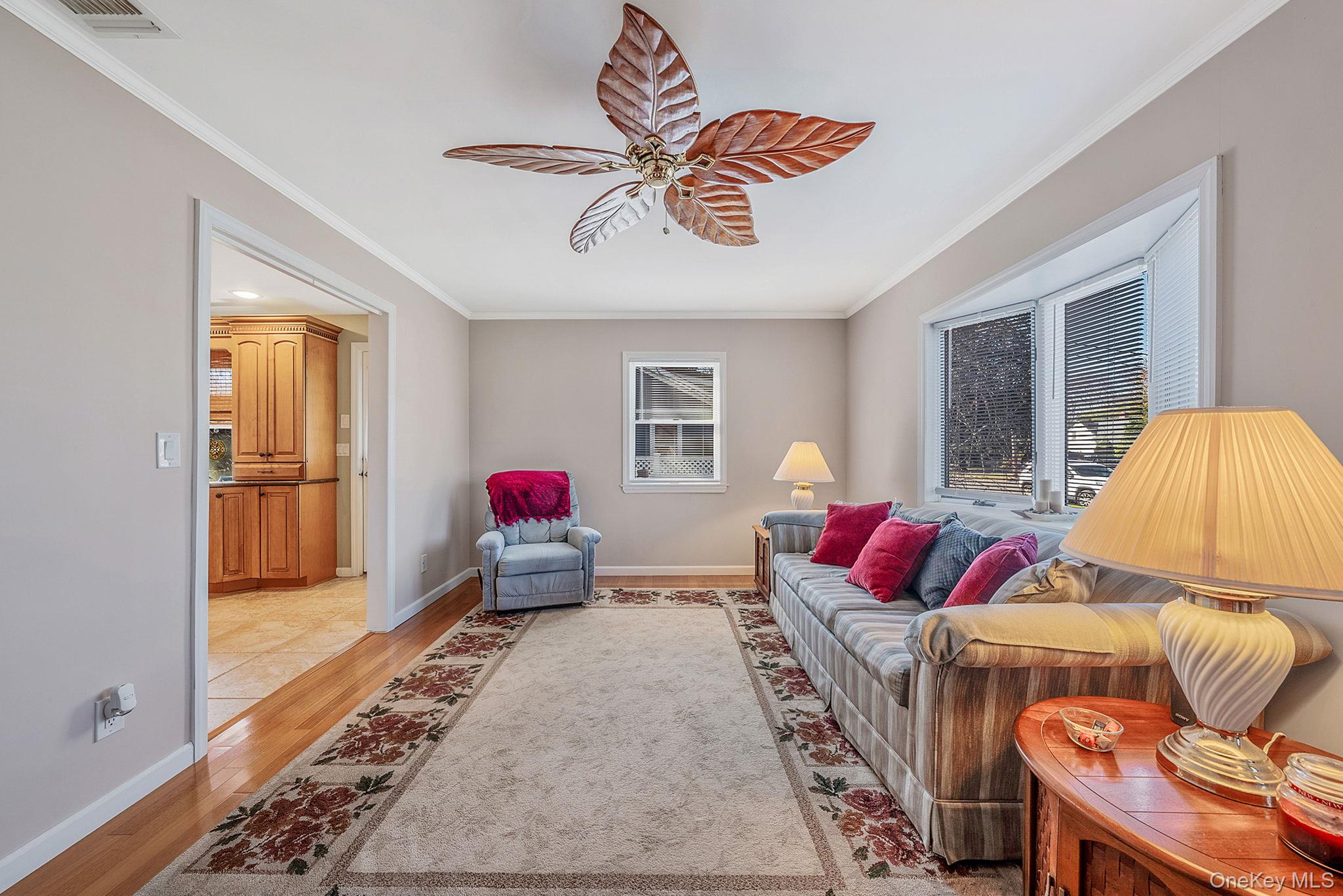 #19 photo, 47 Thorburn Avenue, Patchogue , NY 11772