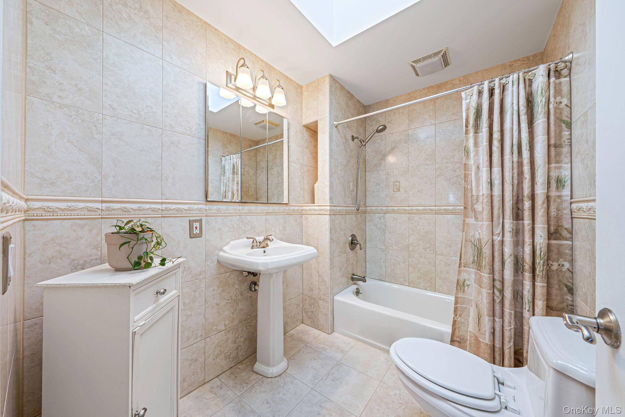 #20 photo, 47 Thorburn Avenue, Patchogue , NY 11772