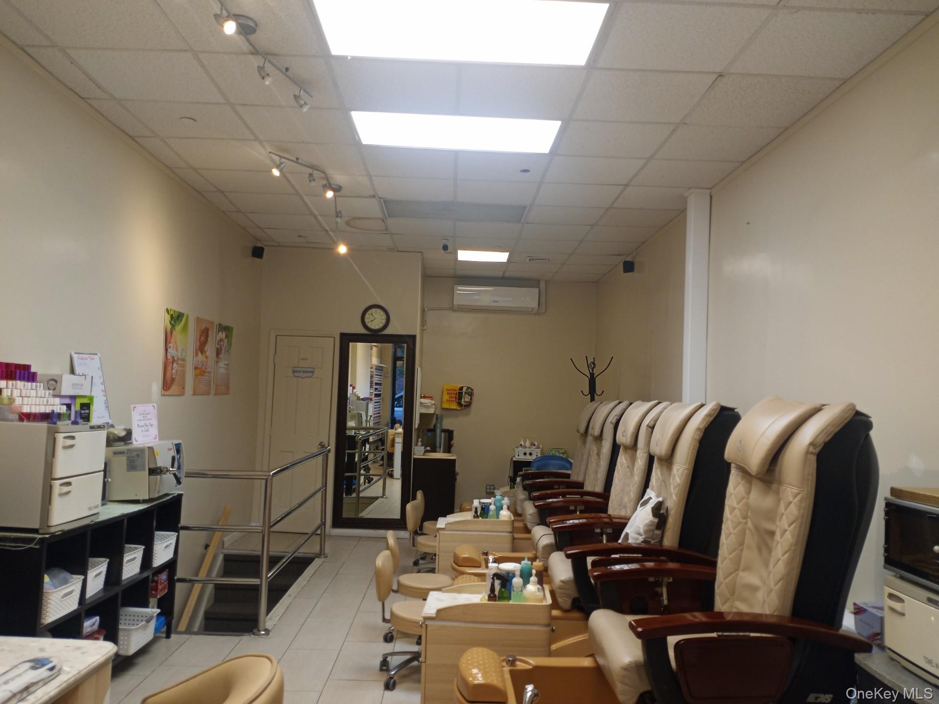 #4 photo, 43-50 42ND Street, קווינס Sunnyside , NY 11104