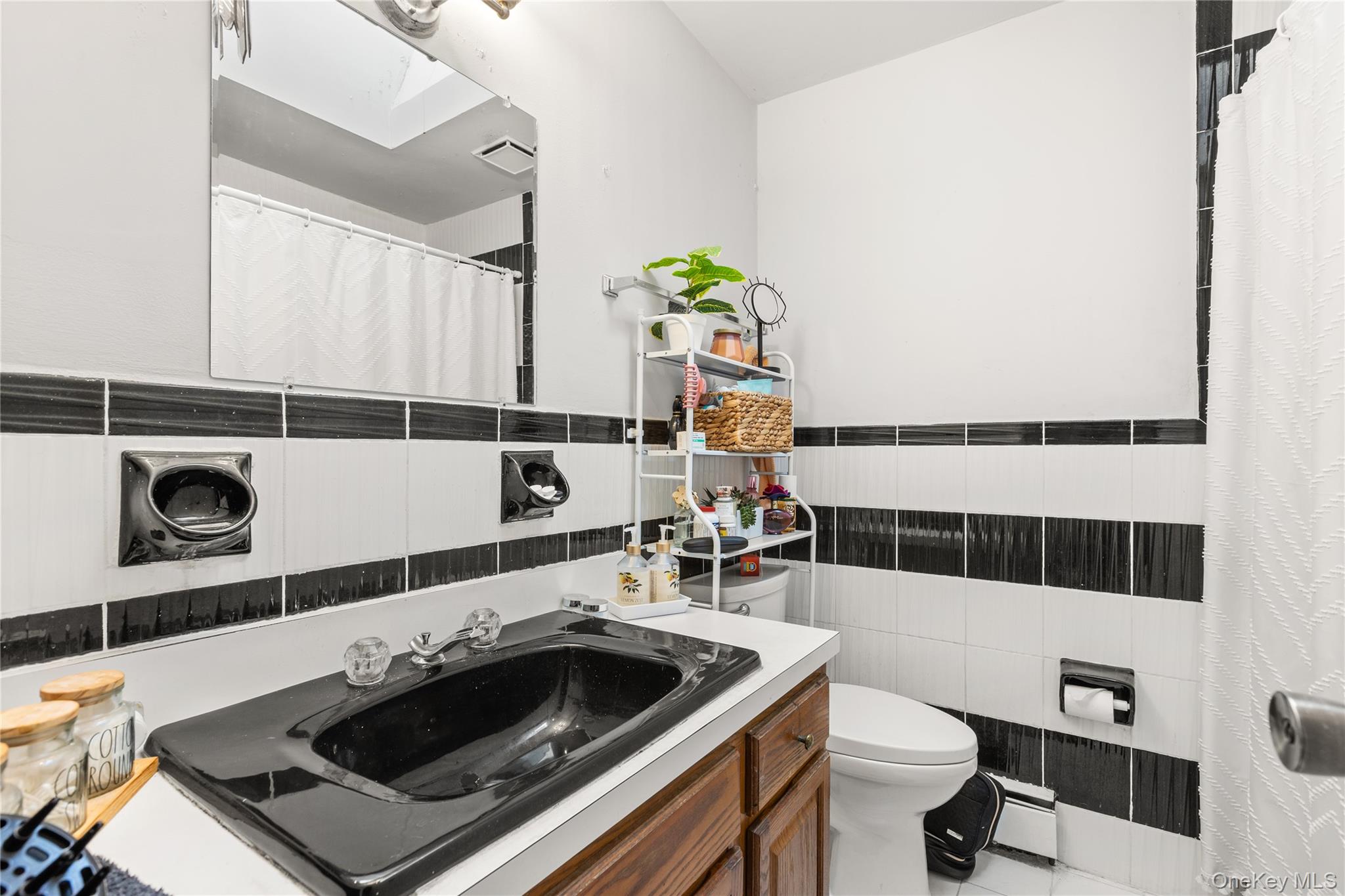 #12 photo, 809 Canal Street, Lindenhurst , NY 11757