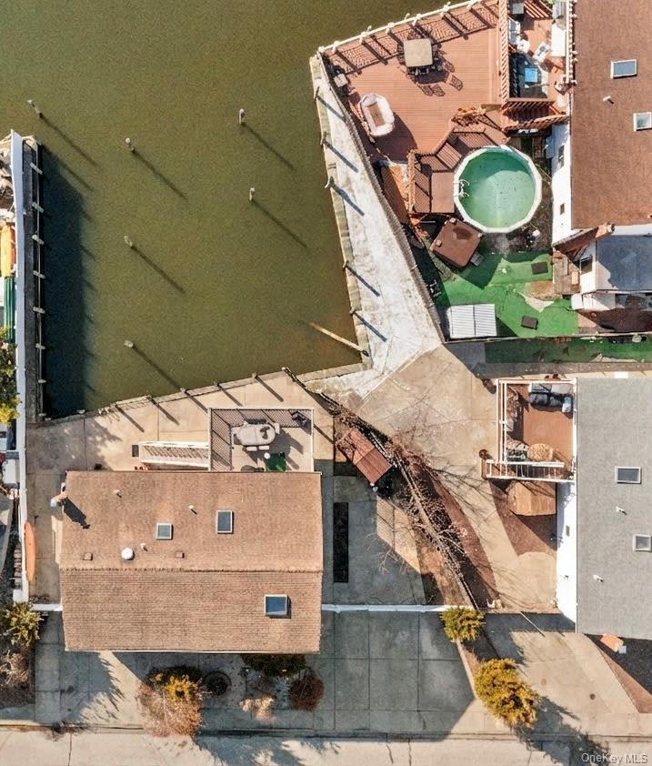 #3 photo, 809 Canal Street, Lindenhurst , NY 11757